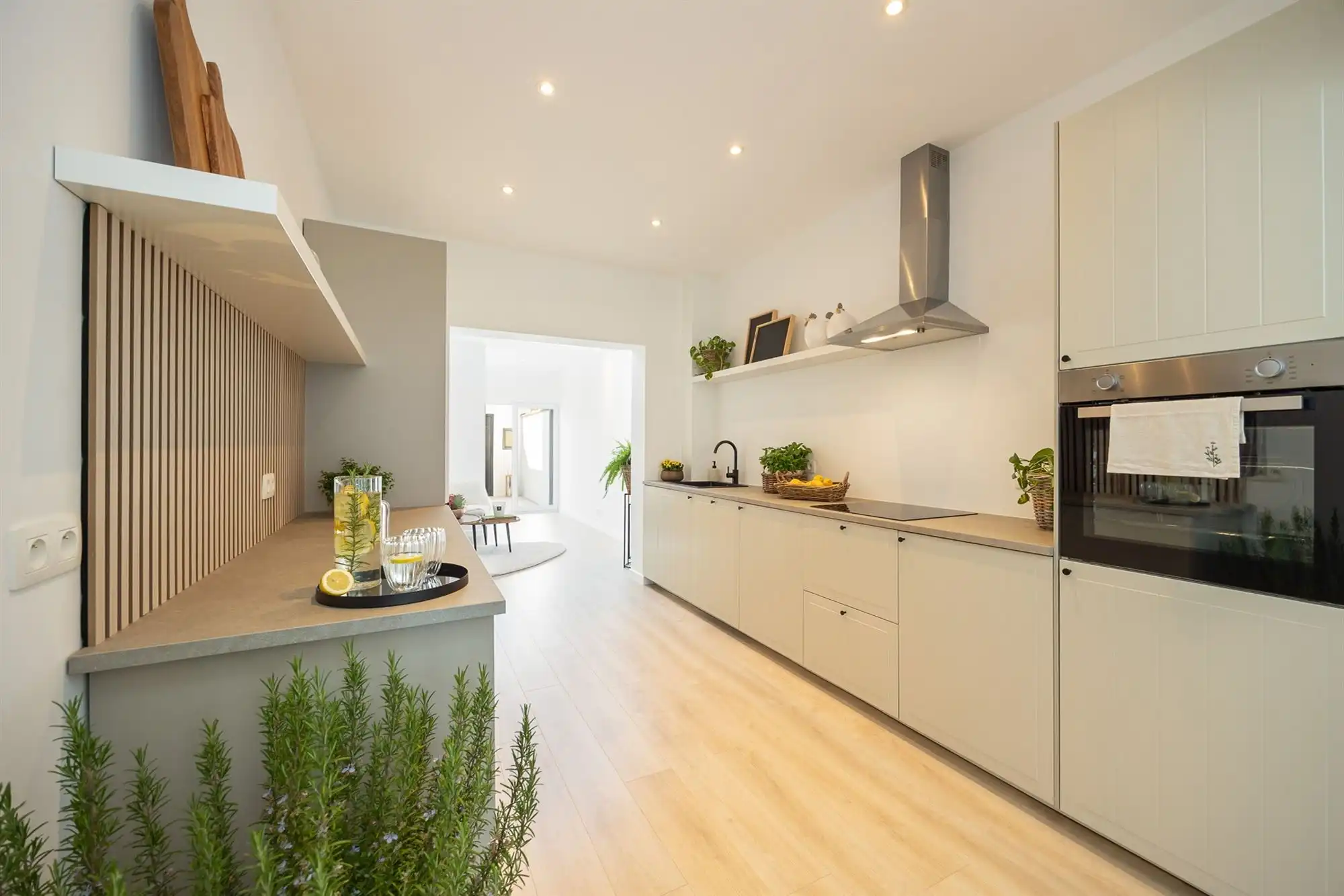 Volledig gerenoveerde woning met 3 slpkmrs en stadskoer foto 21