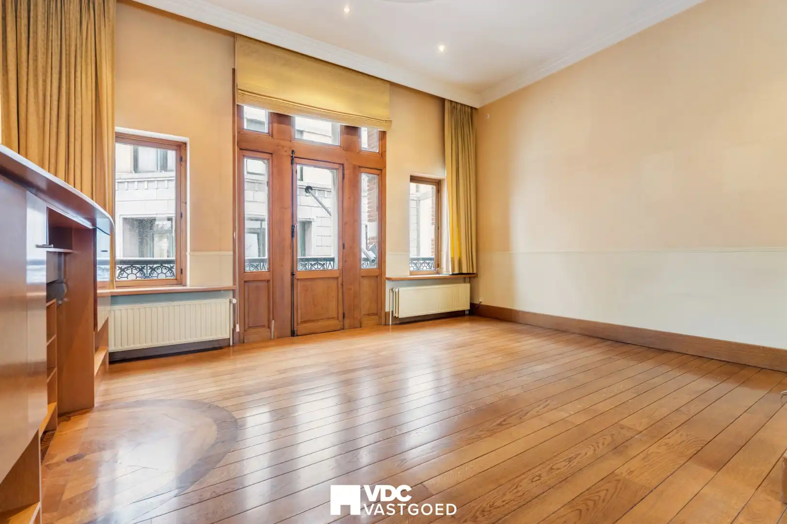 Uniek wonen & werken in hartje Tongeren – karakterpand met handelsgelijkvloers en ruim appartement foto 10
