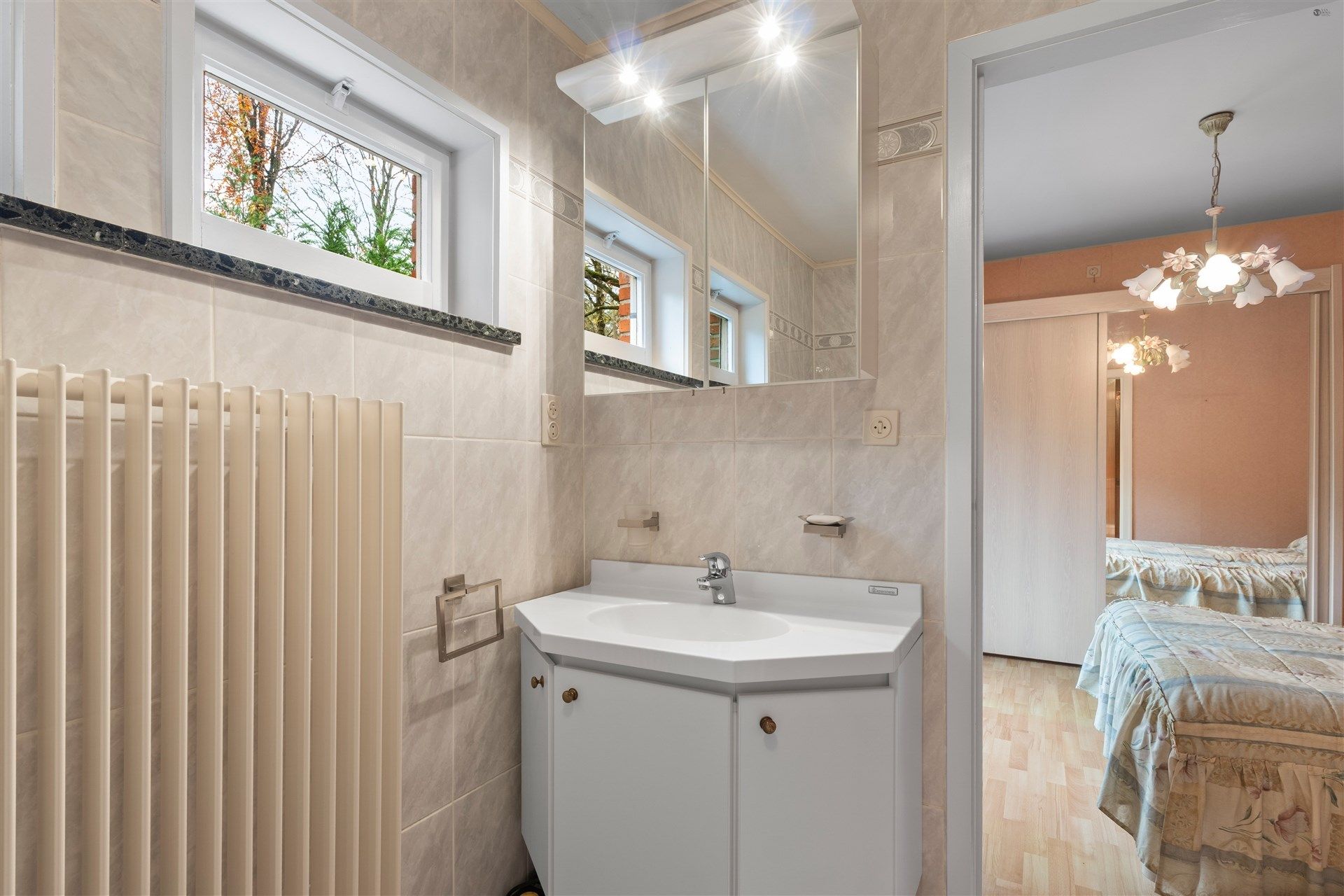 Open bebouwing in groene omgeving foto 15