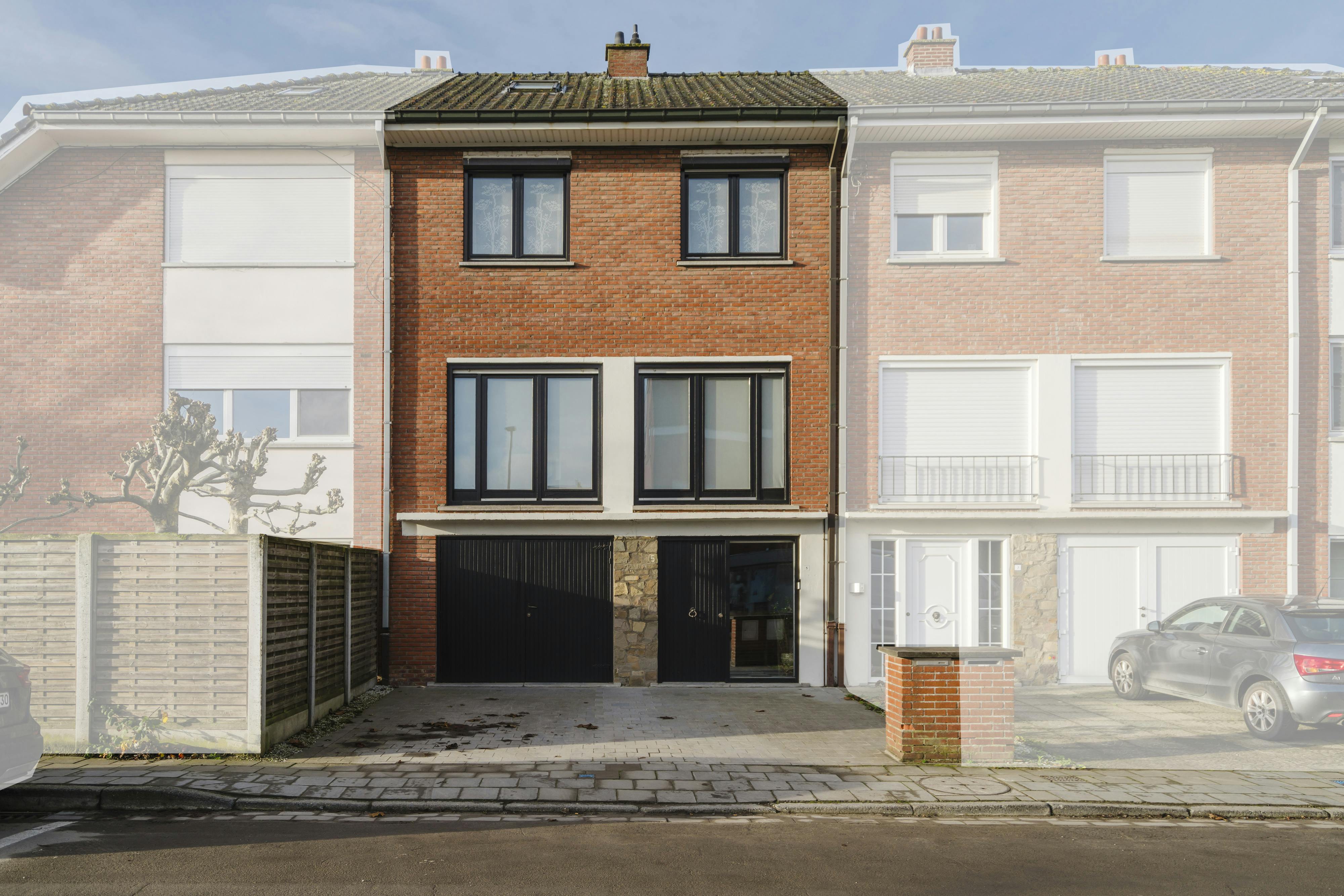 Bel-etage met 3 slaapkamers op een centrale ligging te koop in Kortrijk foto {{pictureIndex}}