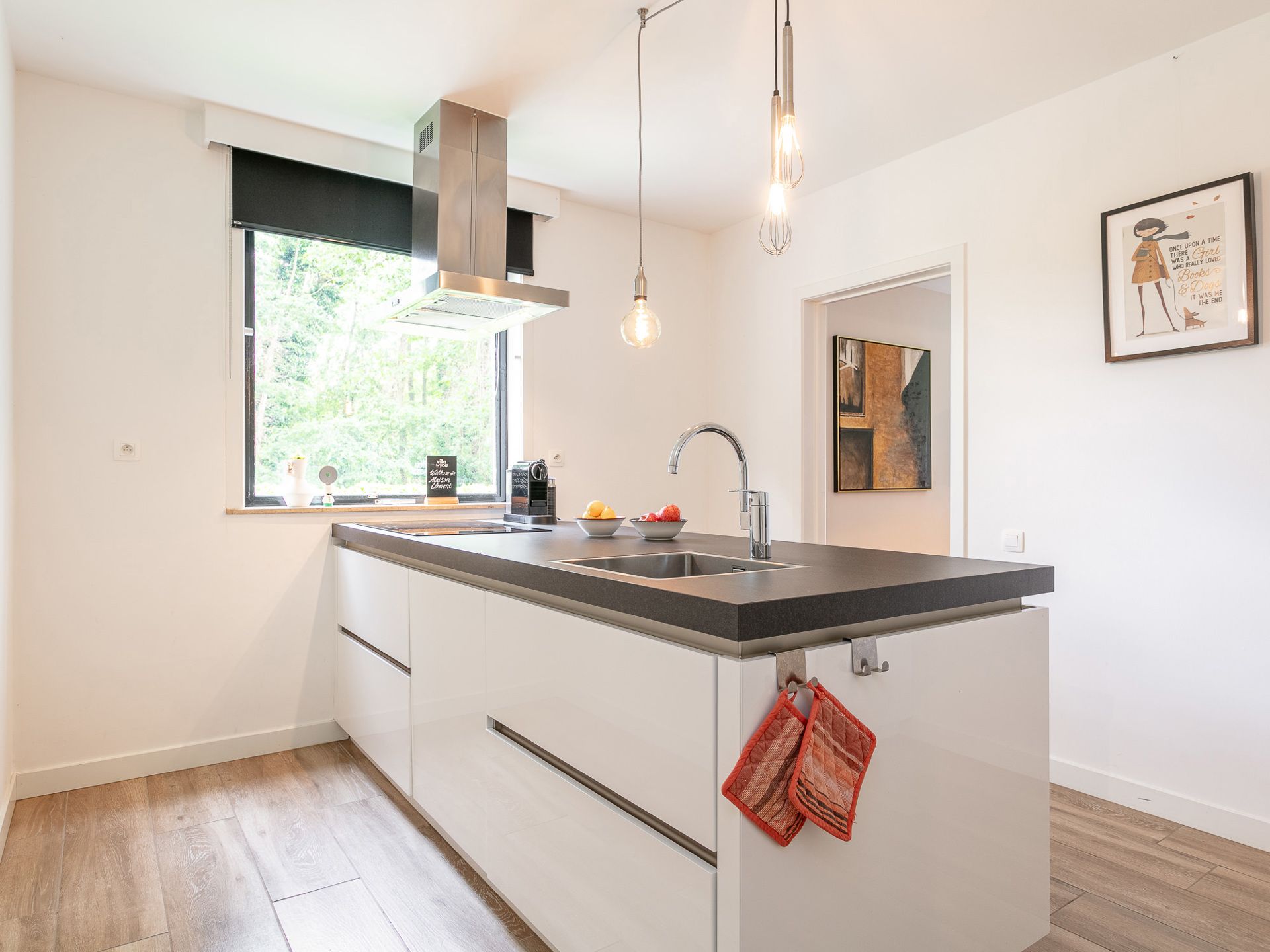 Moderne vakantiewoning in een groene omgeving foto 11