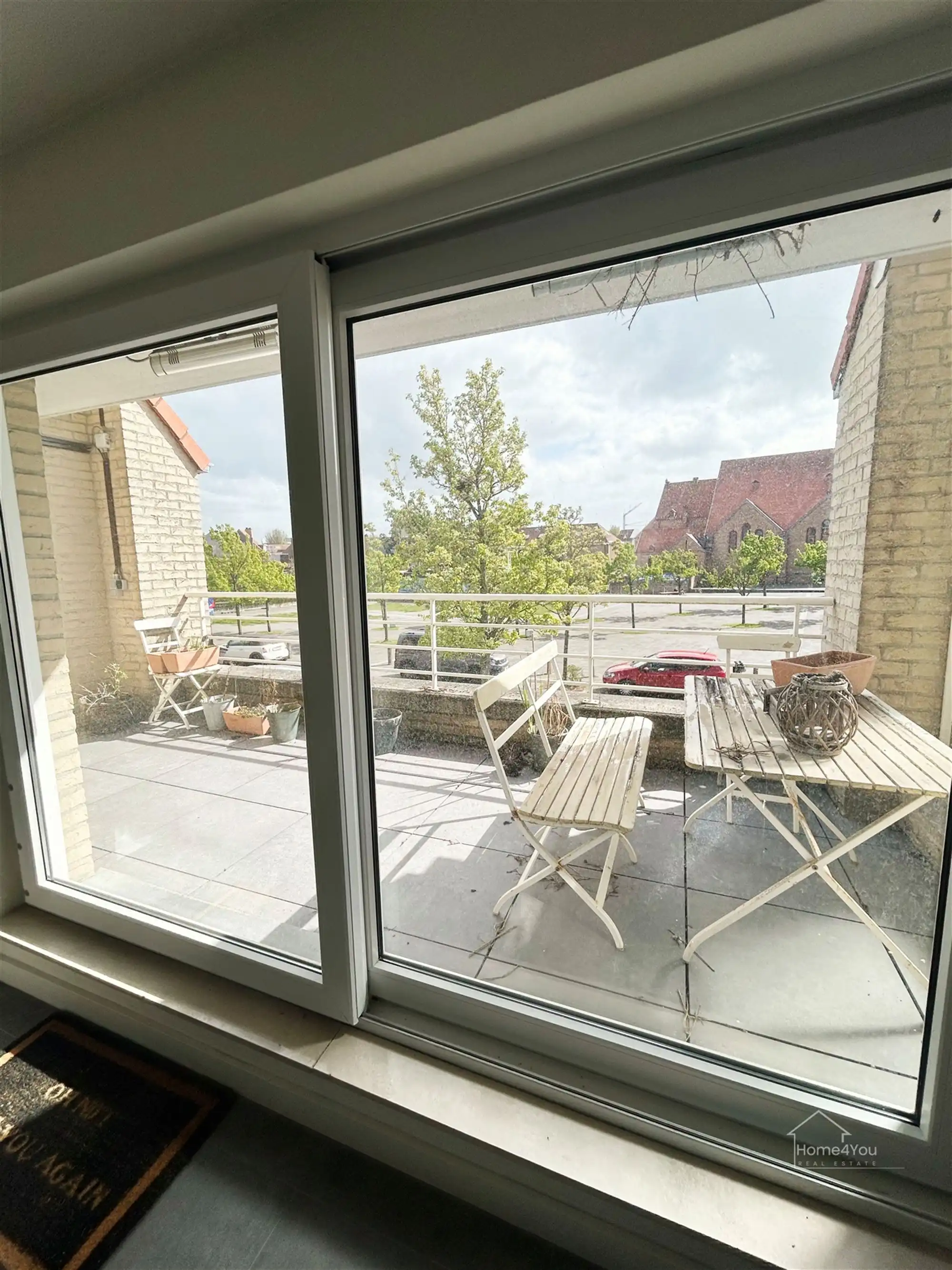 Bemeubeld duplexappartement in hartje Oostende te huur! foto 3