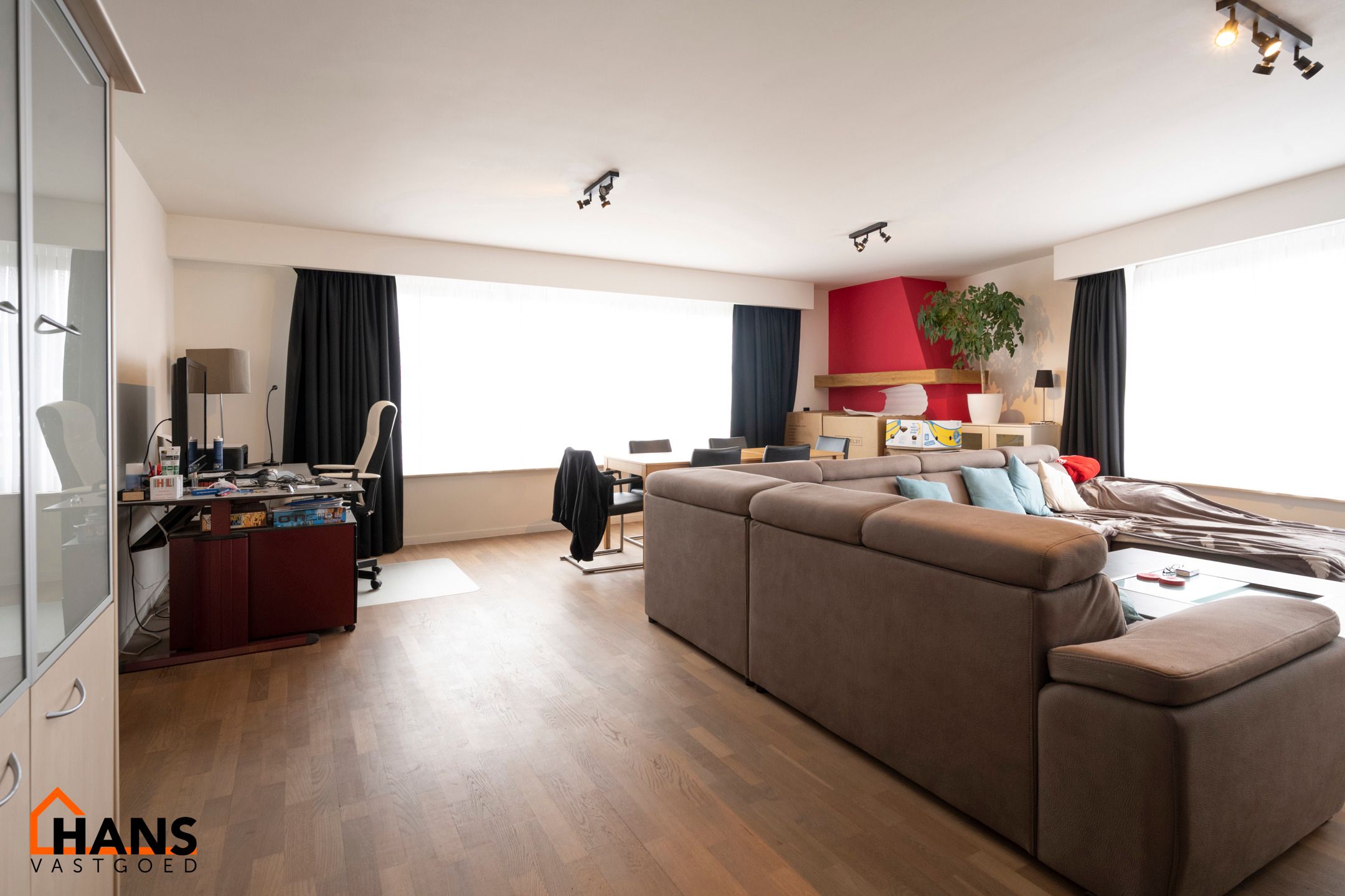 Ruim hoekappartement. foto 2