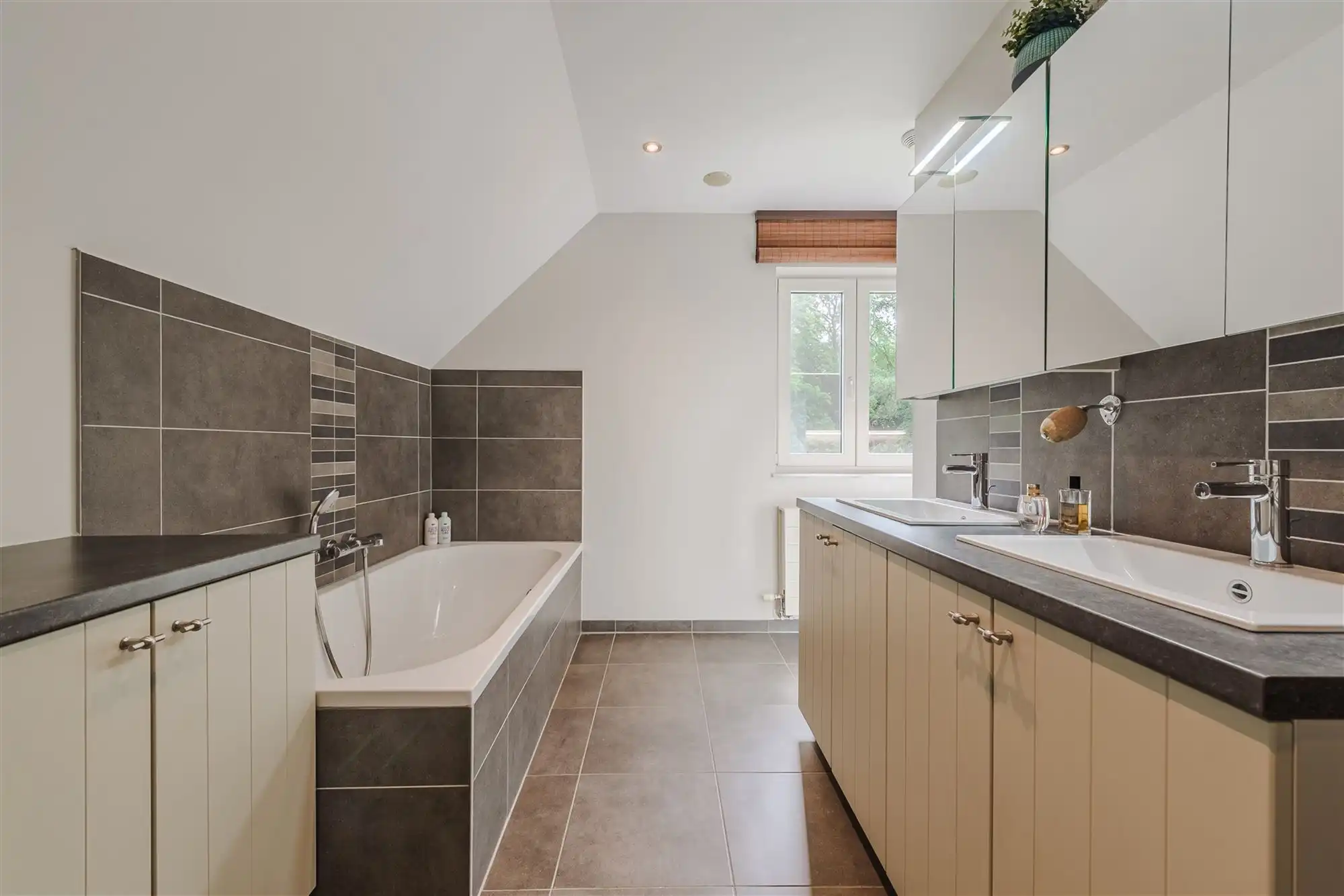 EXCLUSIEF WONEN IN HET GROEN OP 1.806 M² MET EPC A+++ foto 39