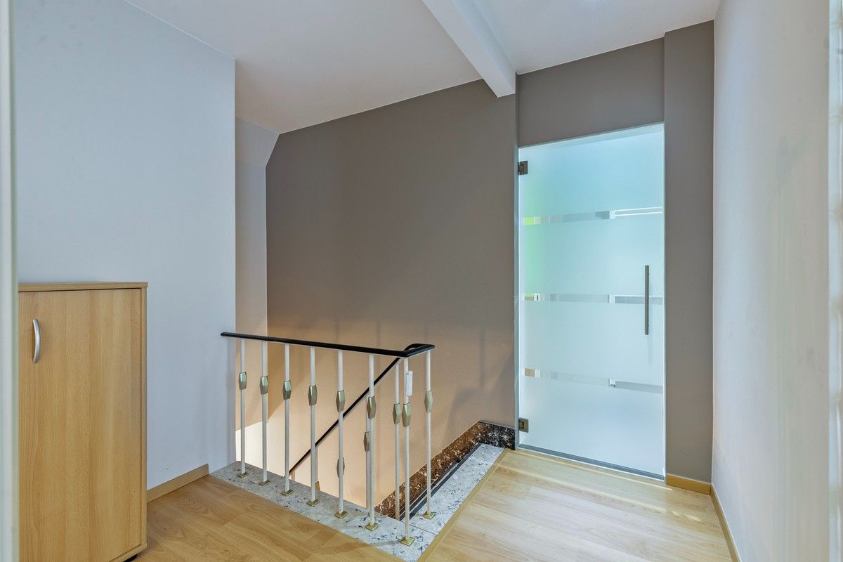 MAGAZIJN/APPARTEMENT/BURELEN en WONING te ASSEBROEK foto 13