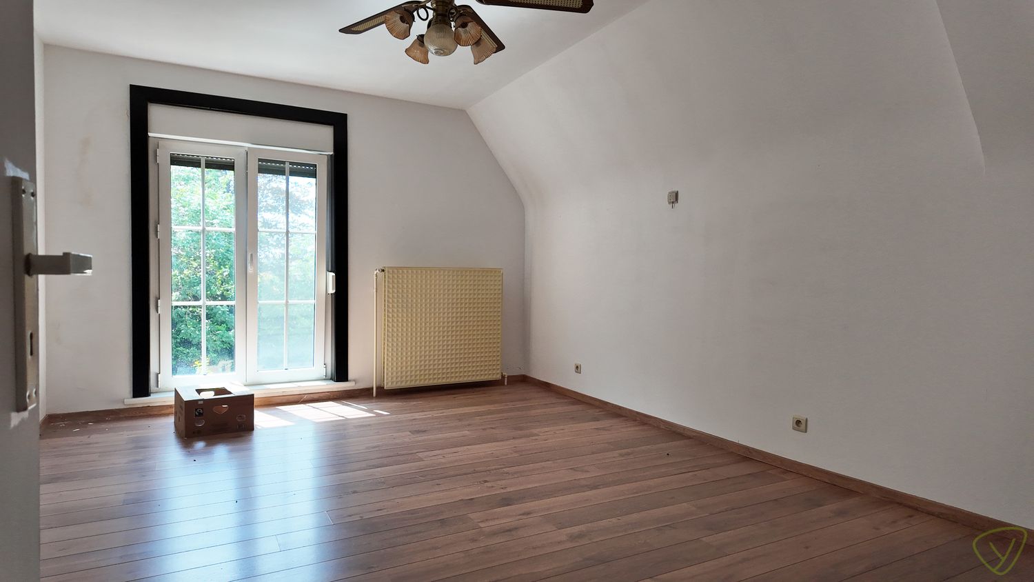 Zonnig en rustig gelegen alleenstaande woning te Eeklo! foto 11