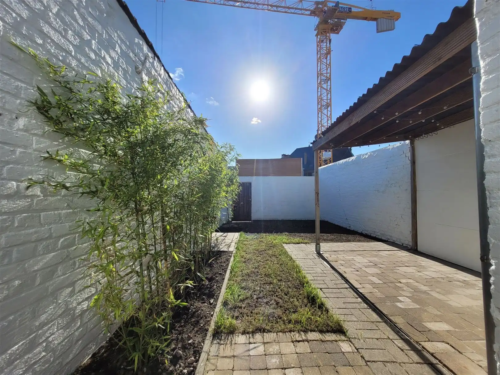 Gerenoveerde woning met zonnige tuin foto 10