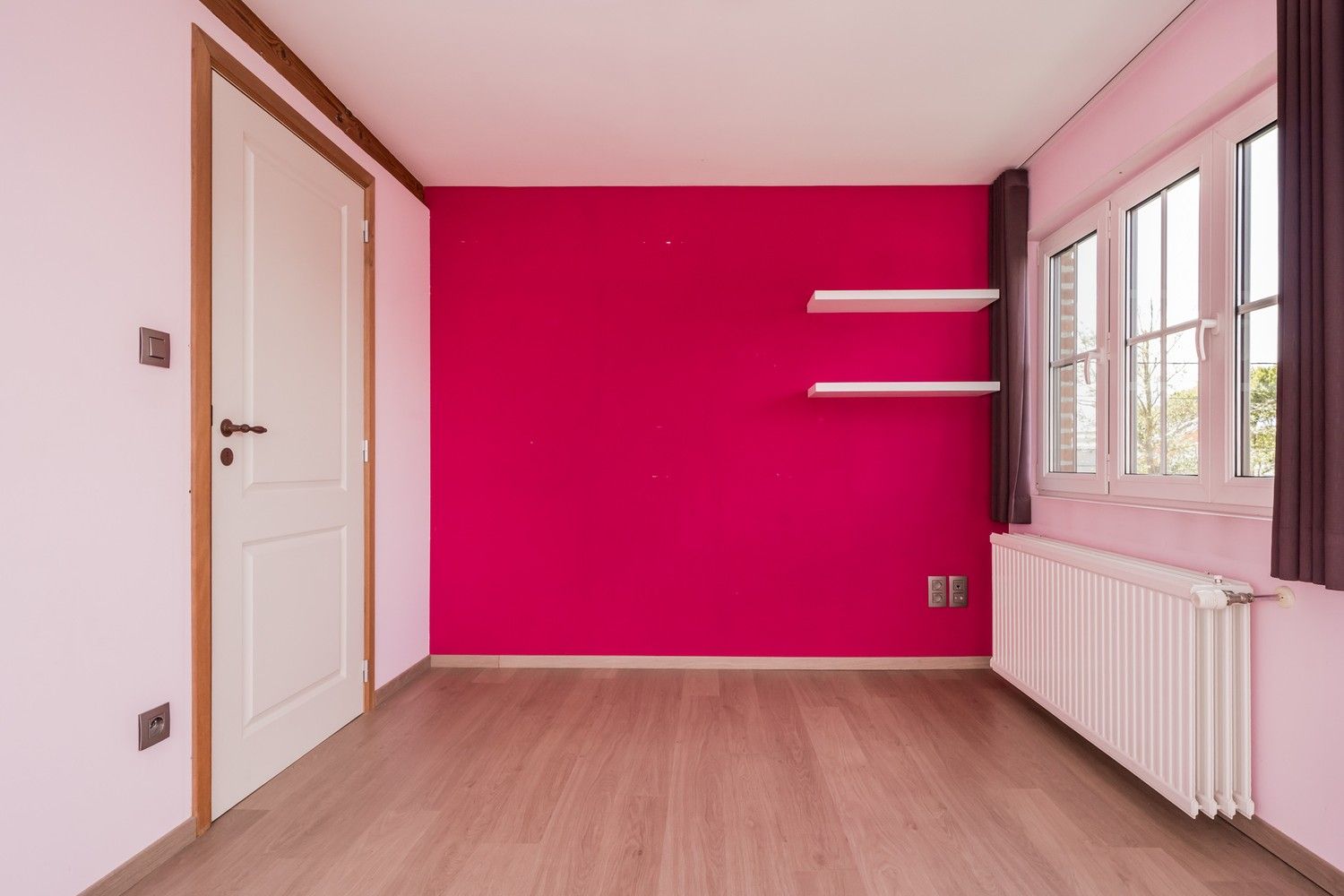 Landelijke woning met ruime opslagplaats op volwassen stuk grond foto 24