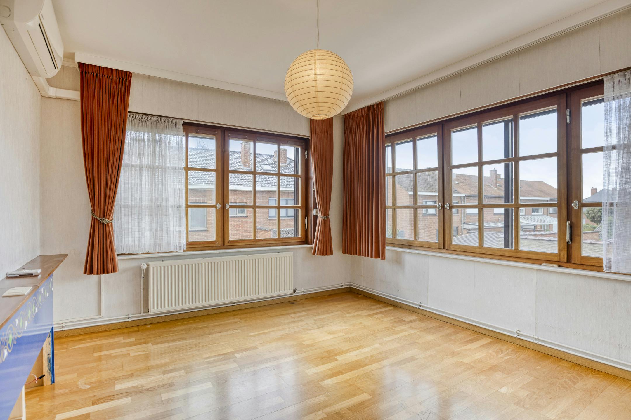 Halfopen huis te koop in Ieper met 4 kamers, tuin en garage foto 25