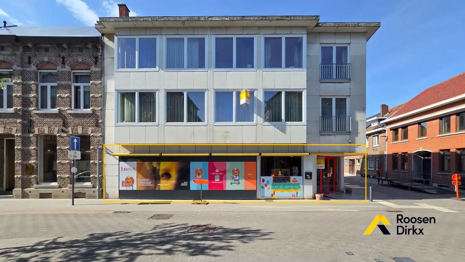 Handelspand met 254m² met hoge zichtbaarheid en unieke ligging in hartje Bree foto 2