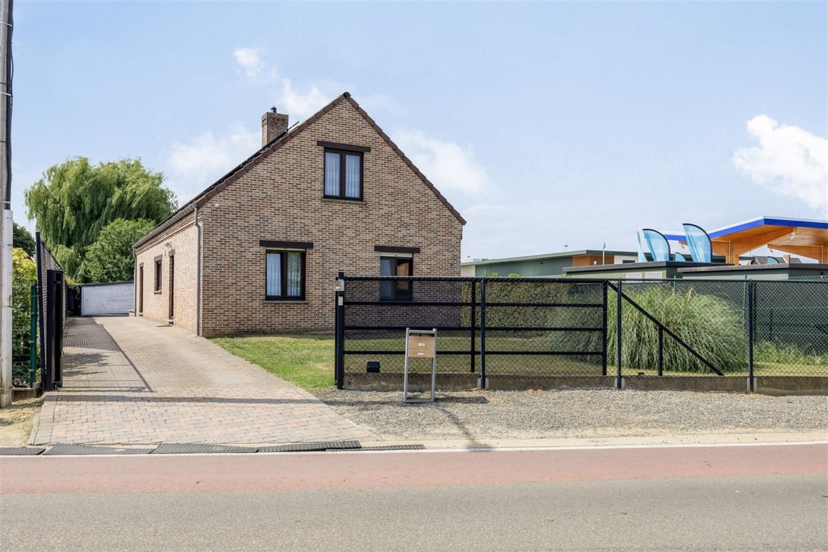 TE KOOP: Vrijstaande woning te Heusden-Zolder! foto {{pictureIndex}}