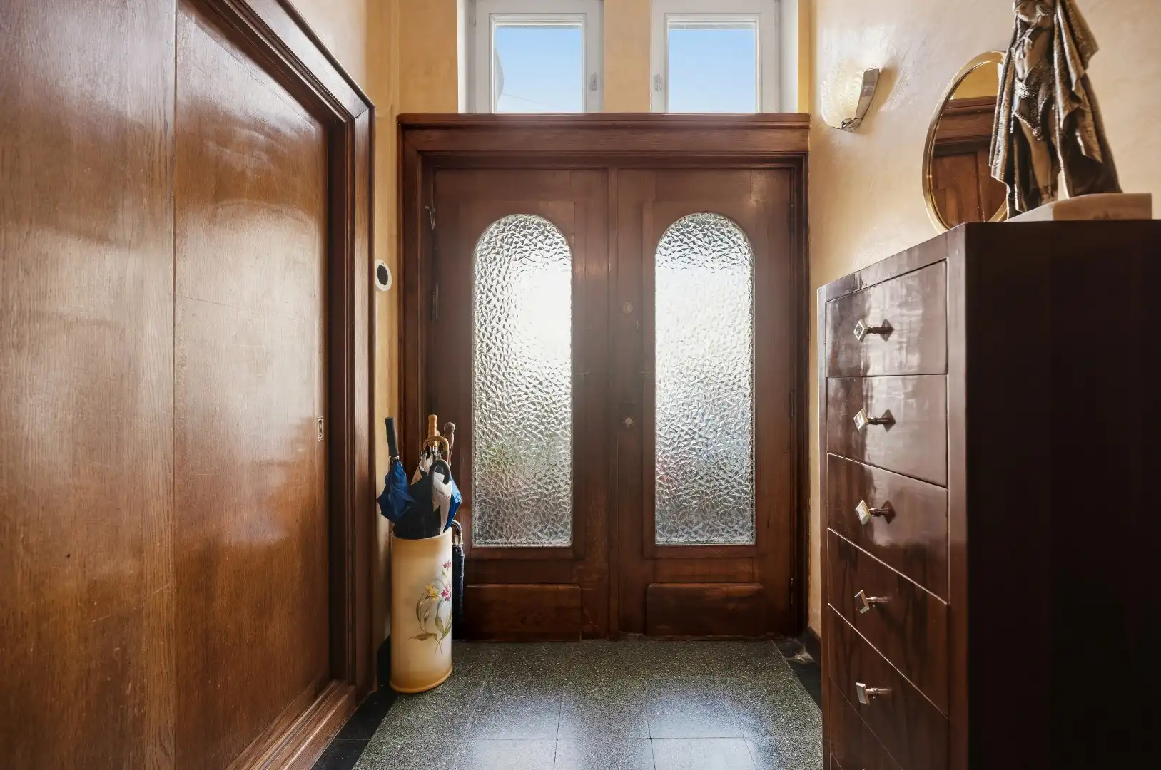 Karaktervolle interbellumwoning met veel ruimte, grote tuin en garage foto 5