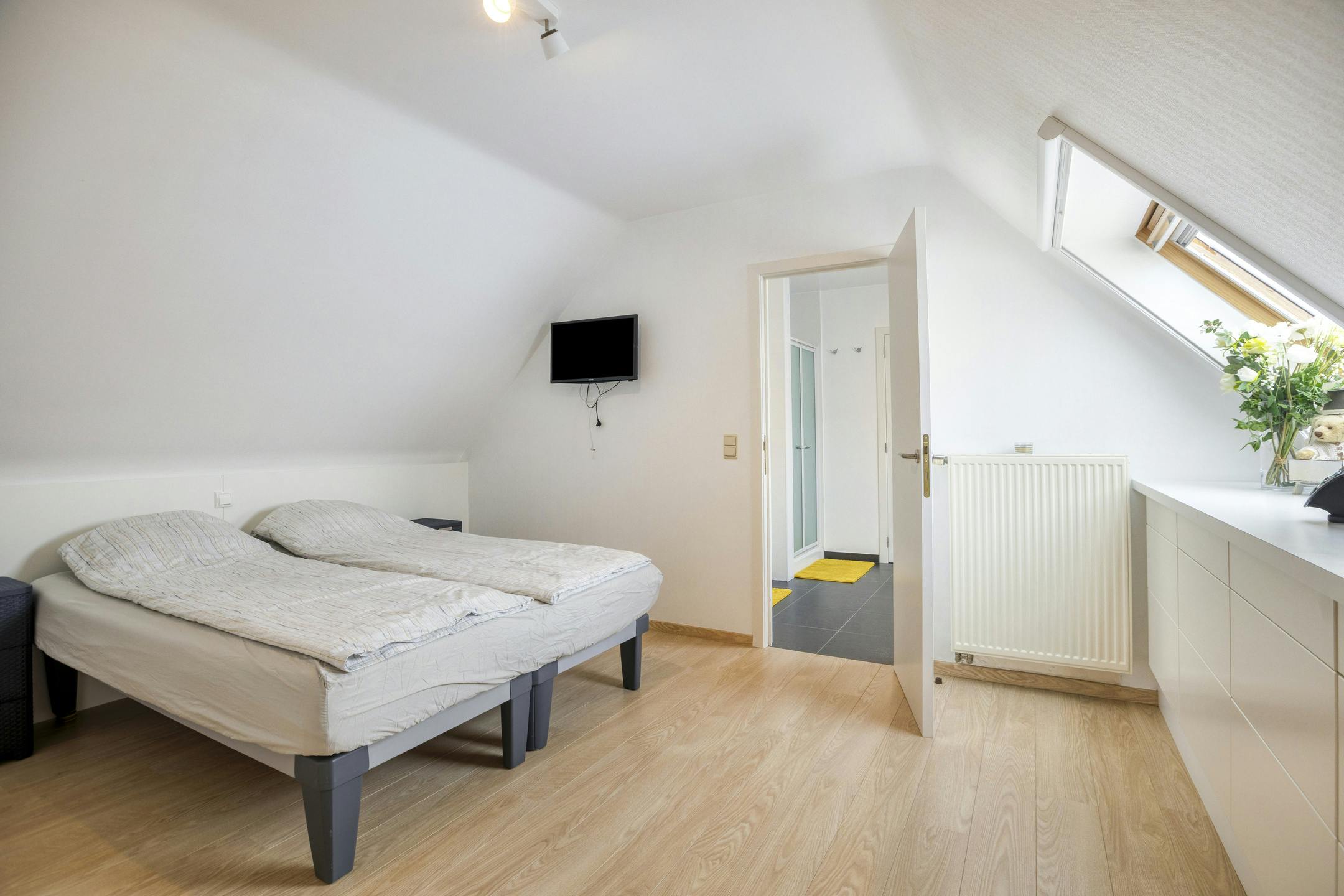 Een uniek duplex-penthouse te koop in het hart van Poperinge foto 20