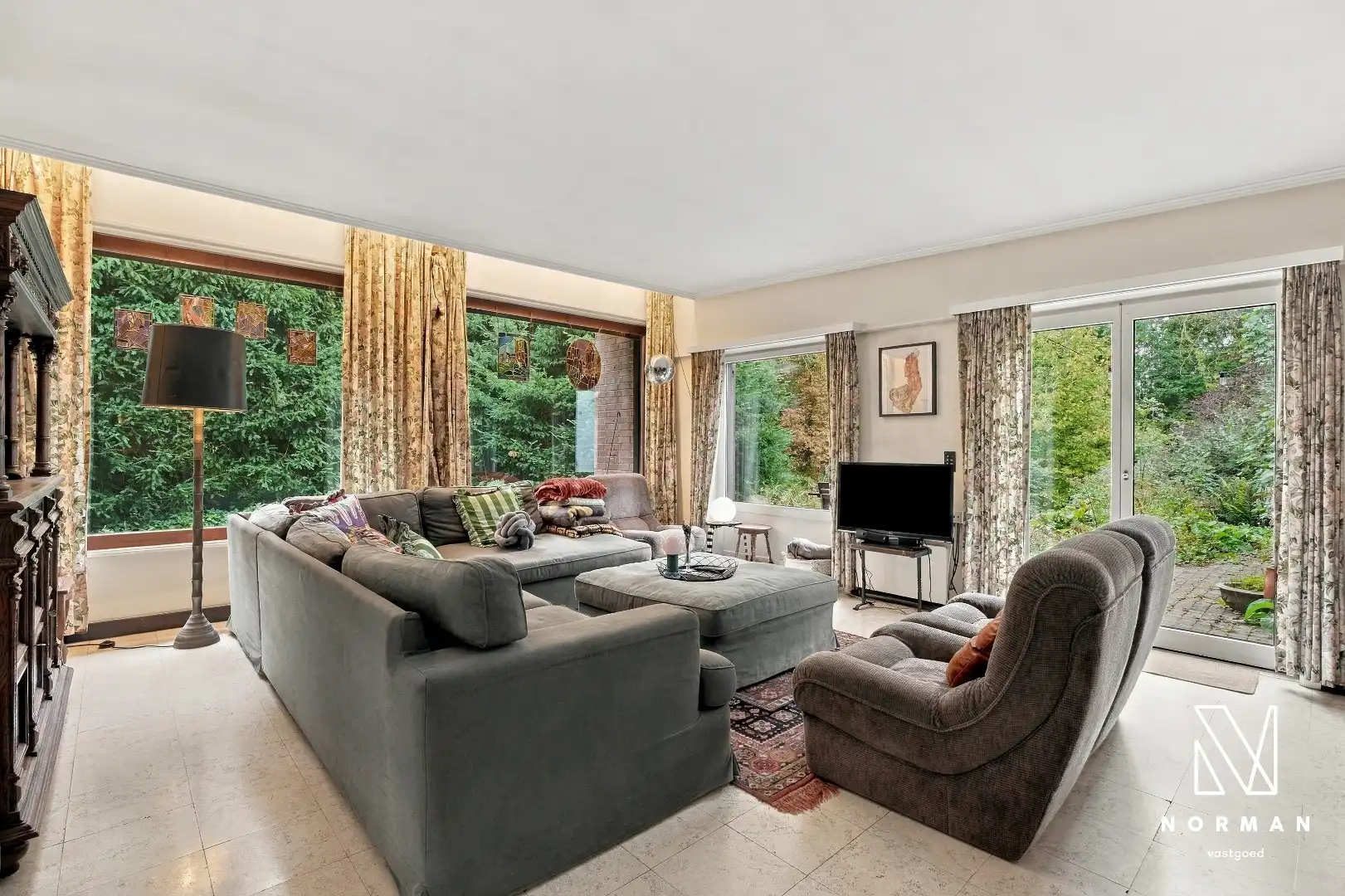 Gelijkvloerse woning op groene topligging aan het Heulebeekdomein in Kuurne met 4 slaapkamers, garage en ruime tuin te koop op perceel van +/- 1500 m²! foto 6
