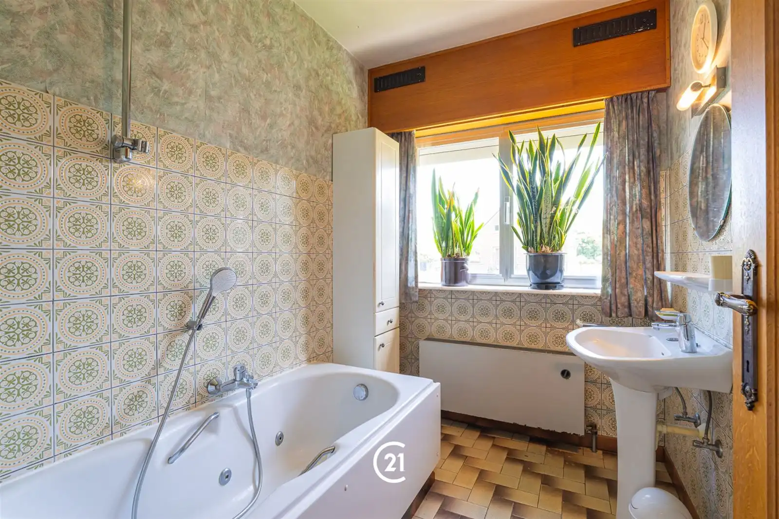 Op te frissen villa/bungalow met weide op 36are90 met 3 slaapkamers foto 18