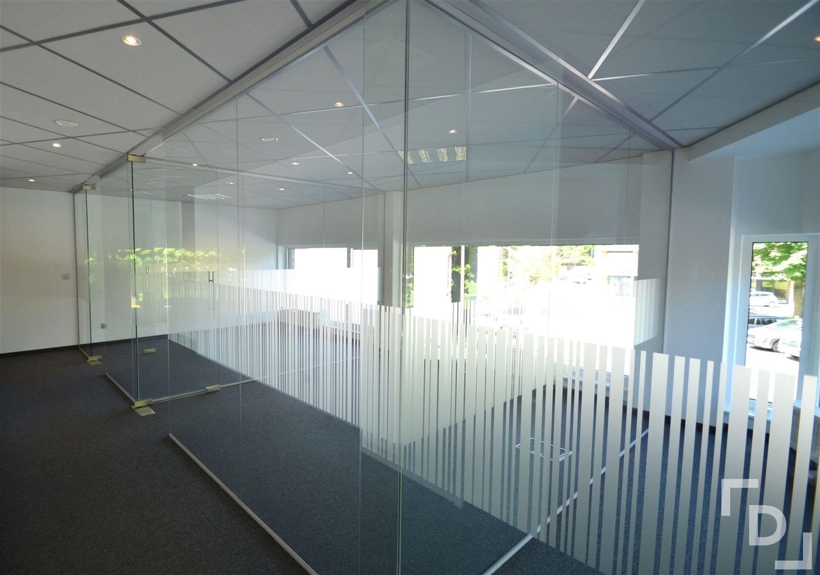 Ingericht kantoor met ontvangstruimte foto 3