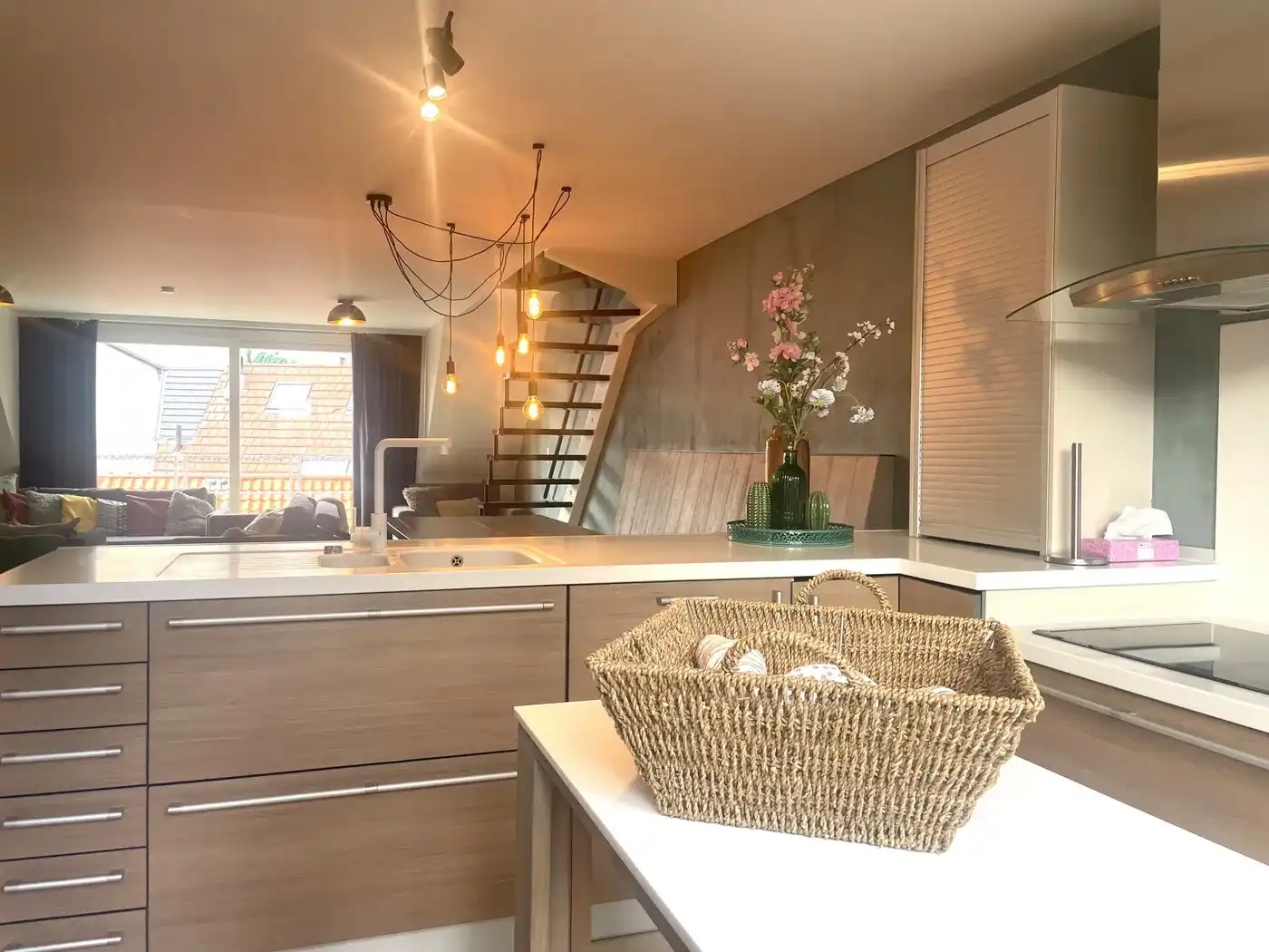 Gemeubeld duplex appartement met 2 slaapkamers op centrale ligging foto 2