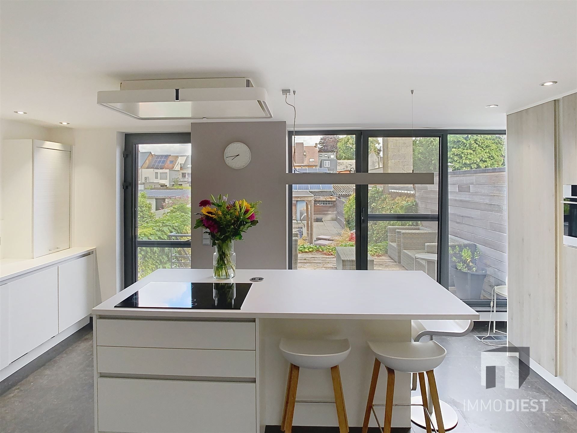 Hippe splitlevel met 3 slaapkamers in hartje Zichem. foto 7