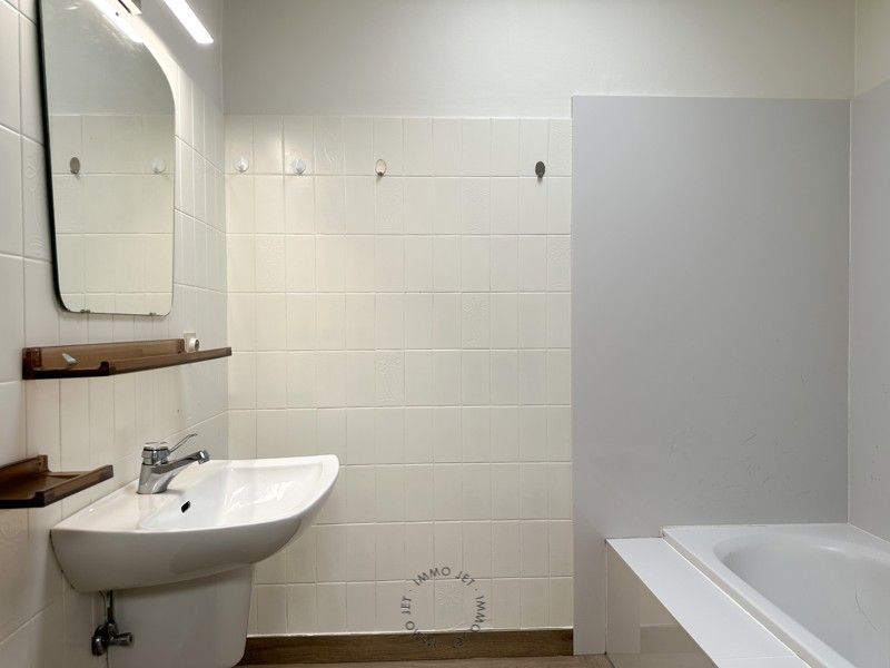 Lichtrijk appartement met twee slaapkamers, terras en optionele garagebox in Sint-Niklaas foto 11