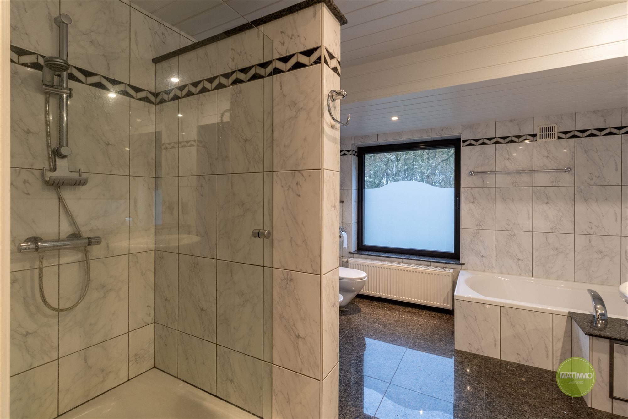 Halfopen woning met 5 slaapkamers in bosrijke omgeving  foto 18