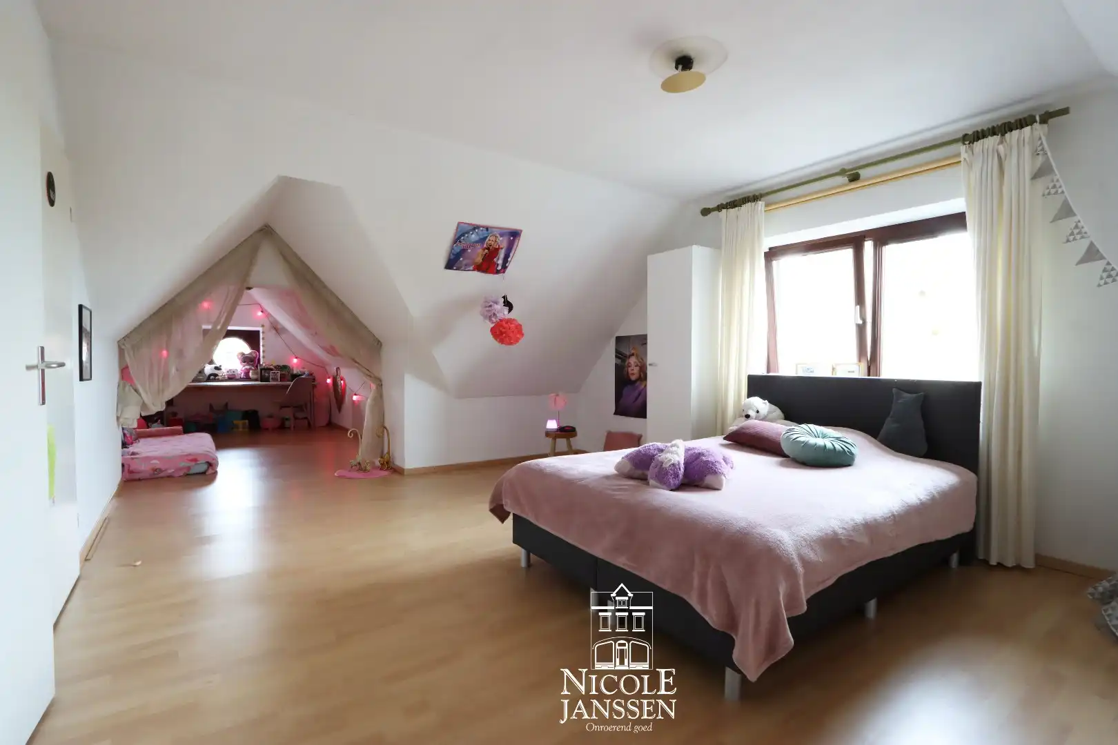 Ruime vrijstaande woning  foto 23