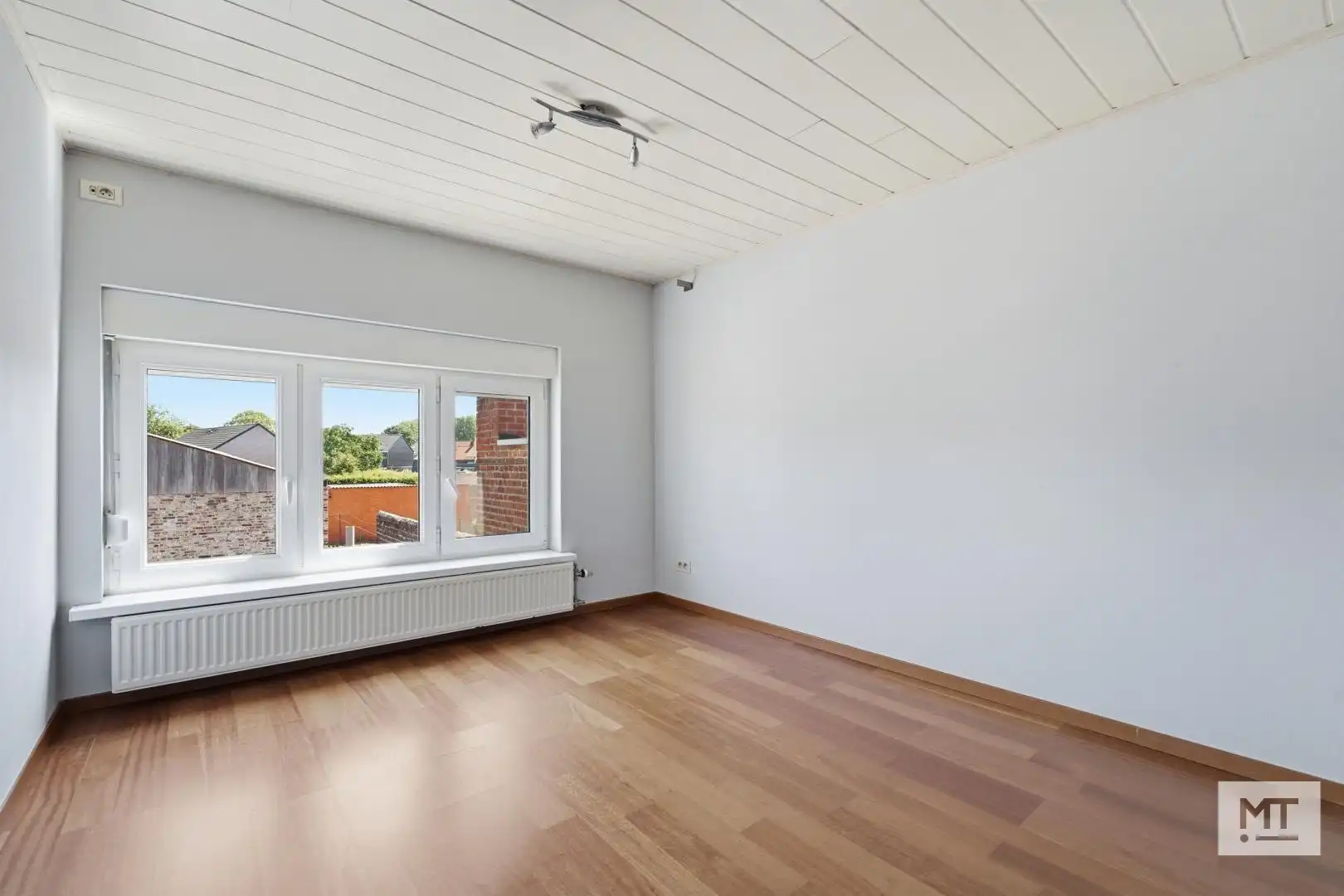 Ruime, instapklare woning met loods in het centrum van Wervik foto 25