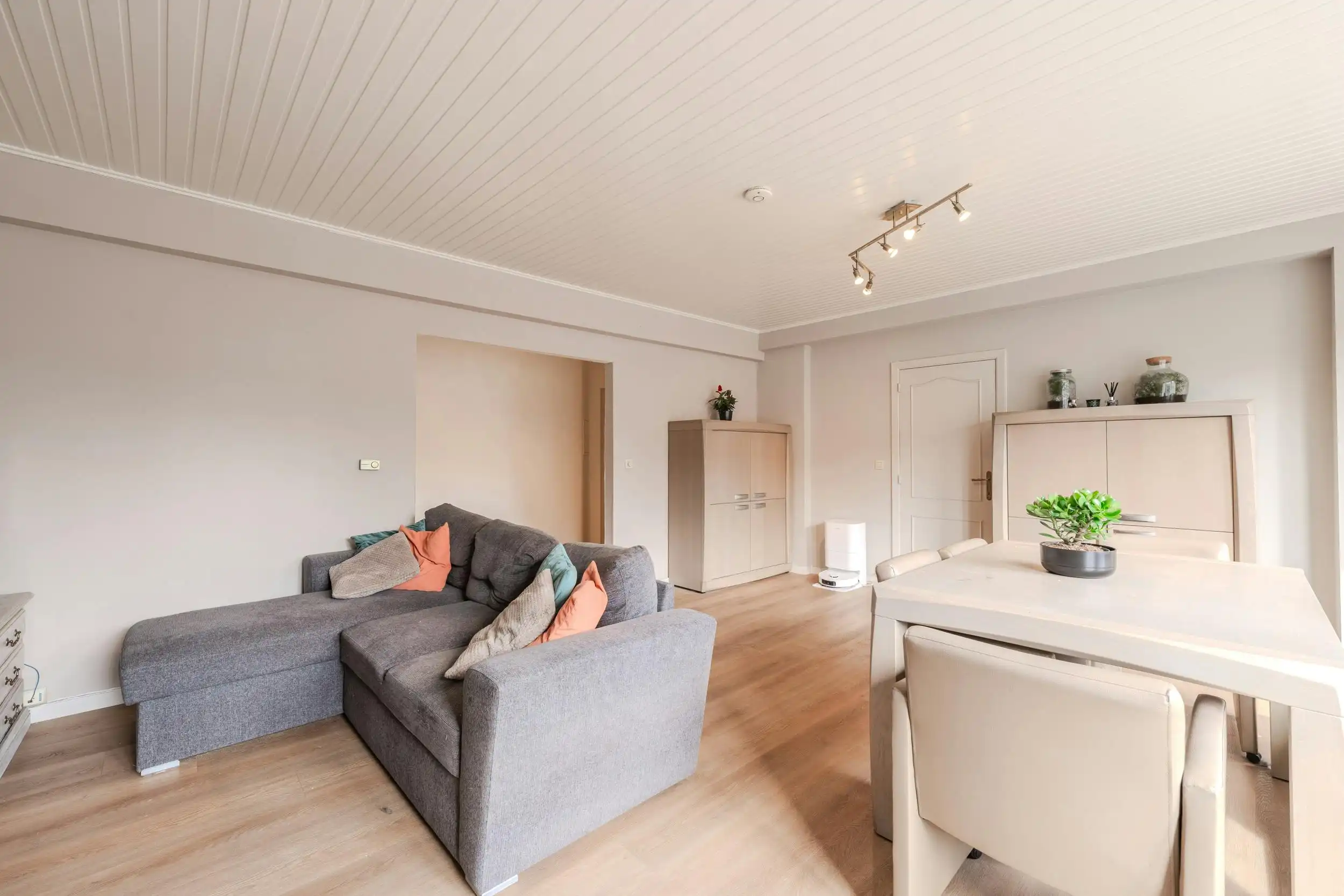 Ruim instapklaar appartement met 2 slaapkamers te Oostende foto 5