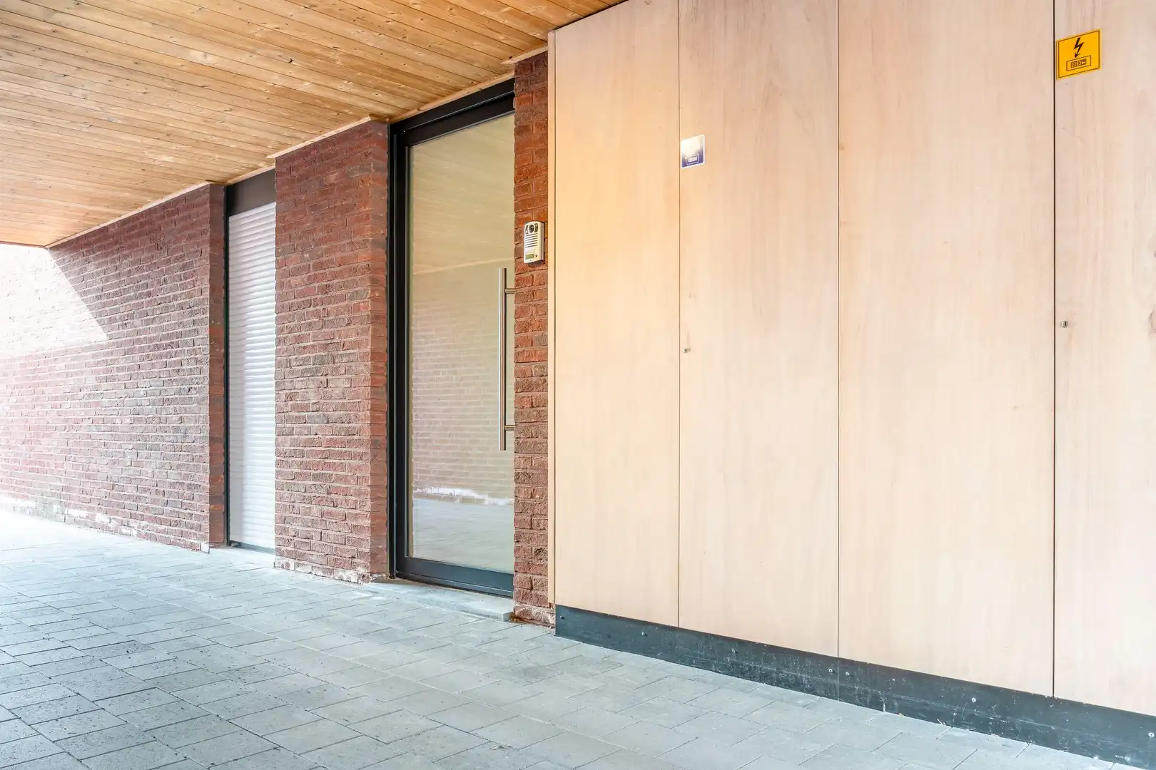 INSTAPKLAAR GELIJKVLOERS APPARTEMENT MET ZUIDTUIN & GARAGE foto 20