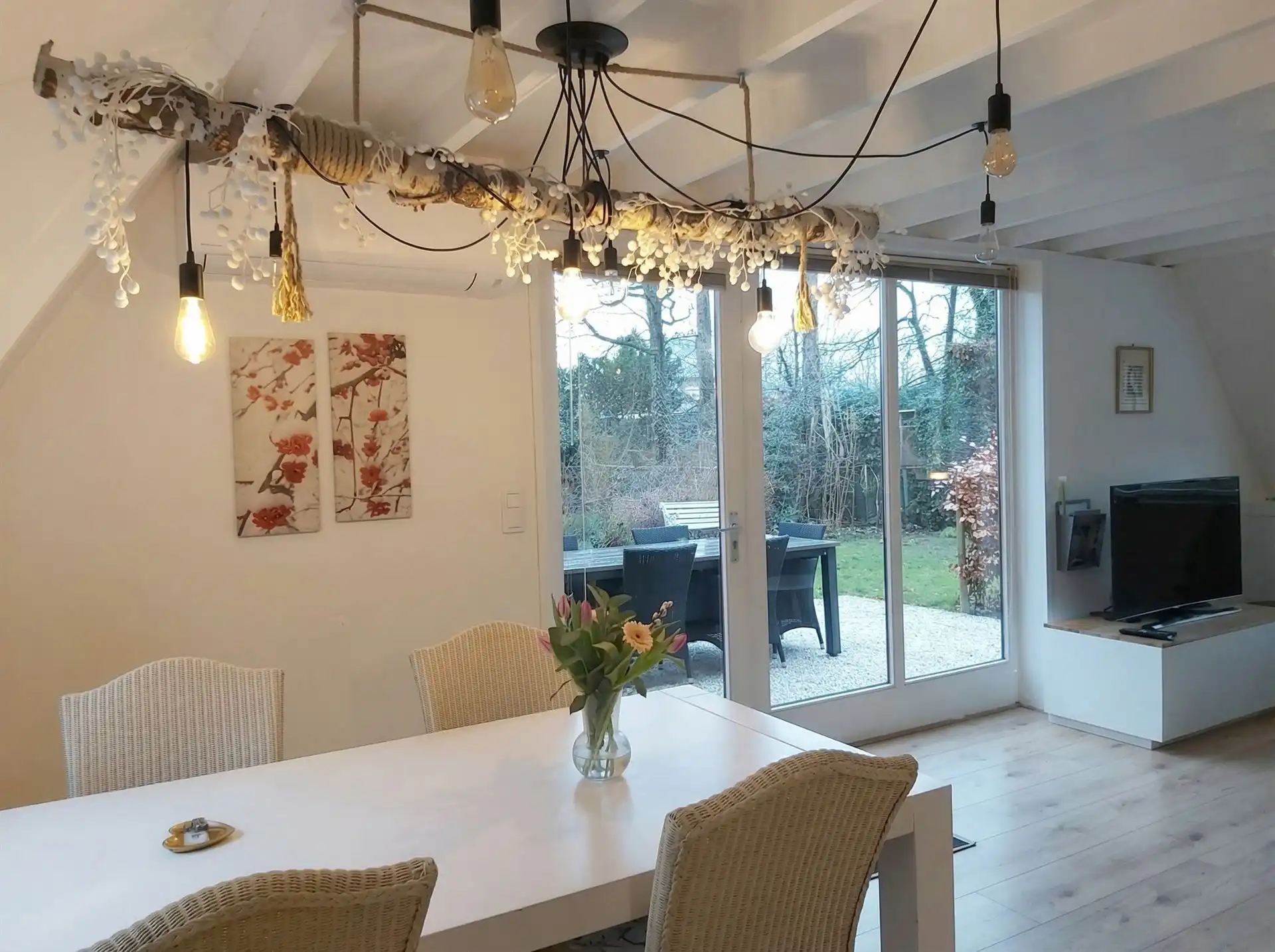 Vakantiewoning met 2 slaapkamers en ruime tuin op vakantiedomein Sonnevijver te Rekem! foto 2