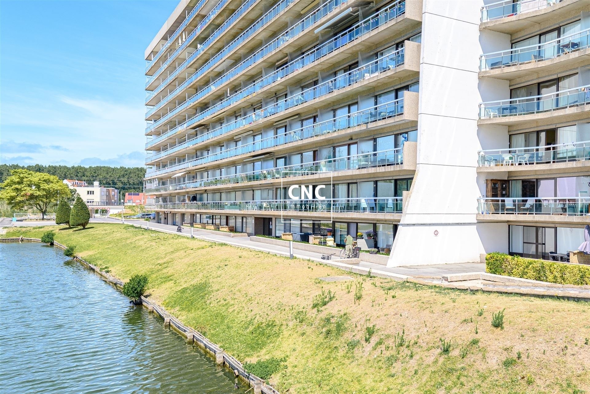 Studio met prachtig open zicht op het meer in Duinbergen foto 13