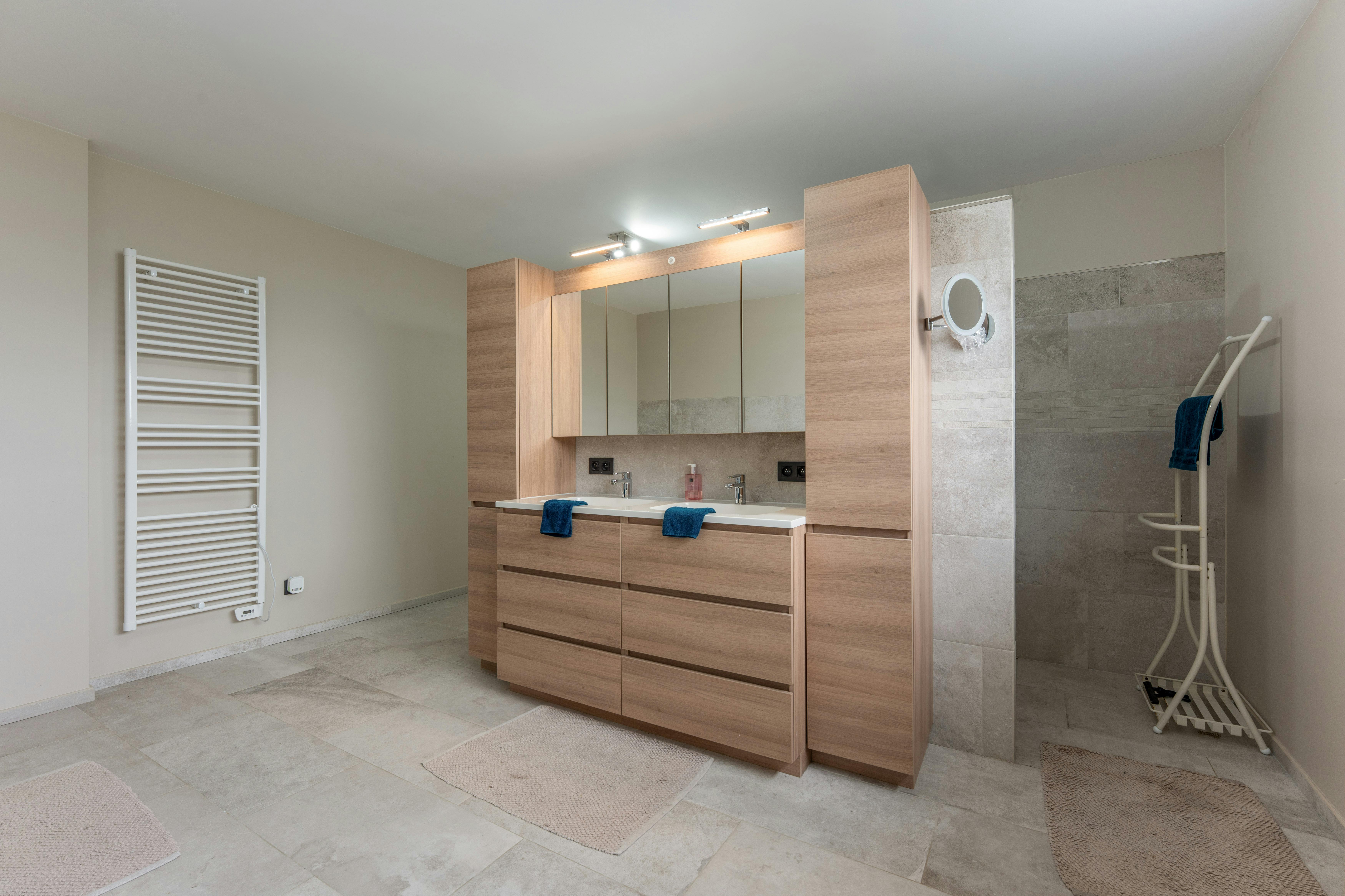 Moderne villa met atelier en parking te koop in Evergem foto 19