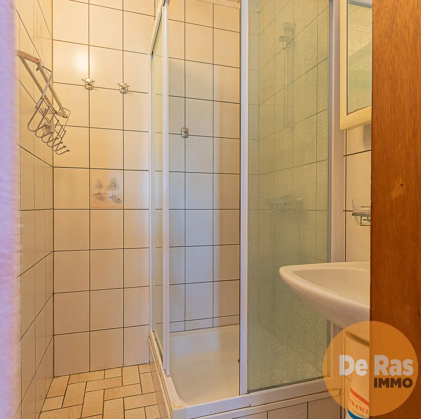 Ruime woning met grote garage en tuin vlakbij station Ede foto 13