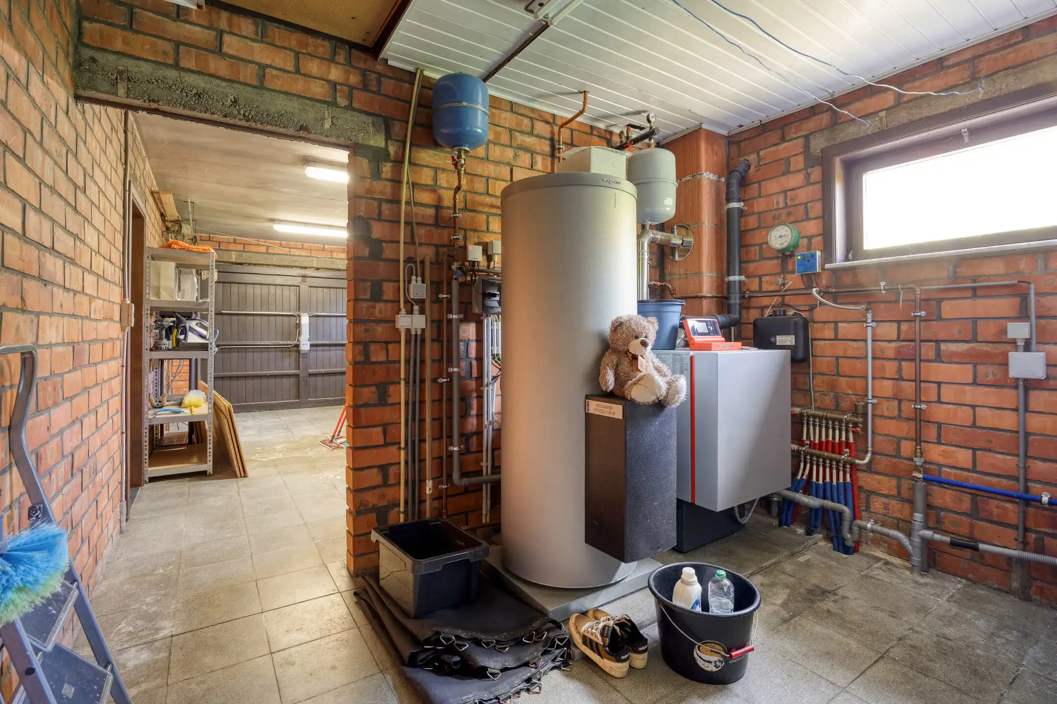 Ruime vrijstaande woning met potentieel foto 24