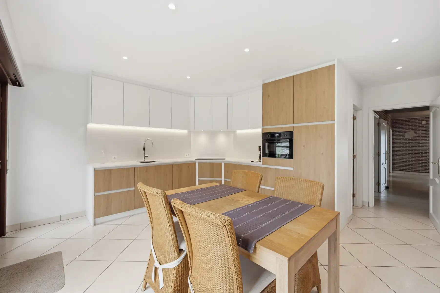 Woning met tuin en achterliggend weiland op ca. 76a  foto 9