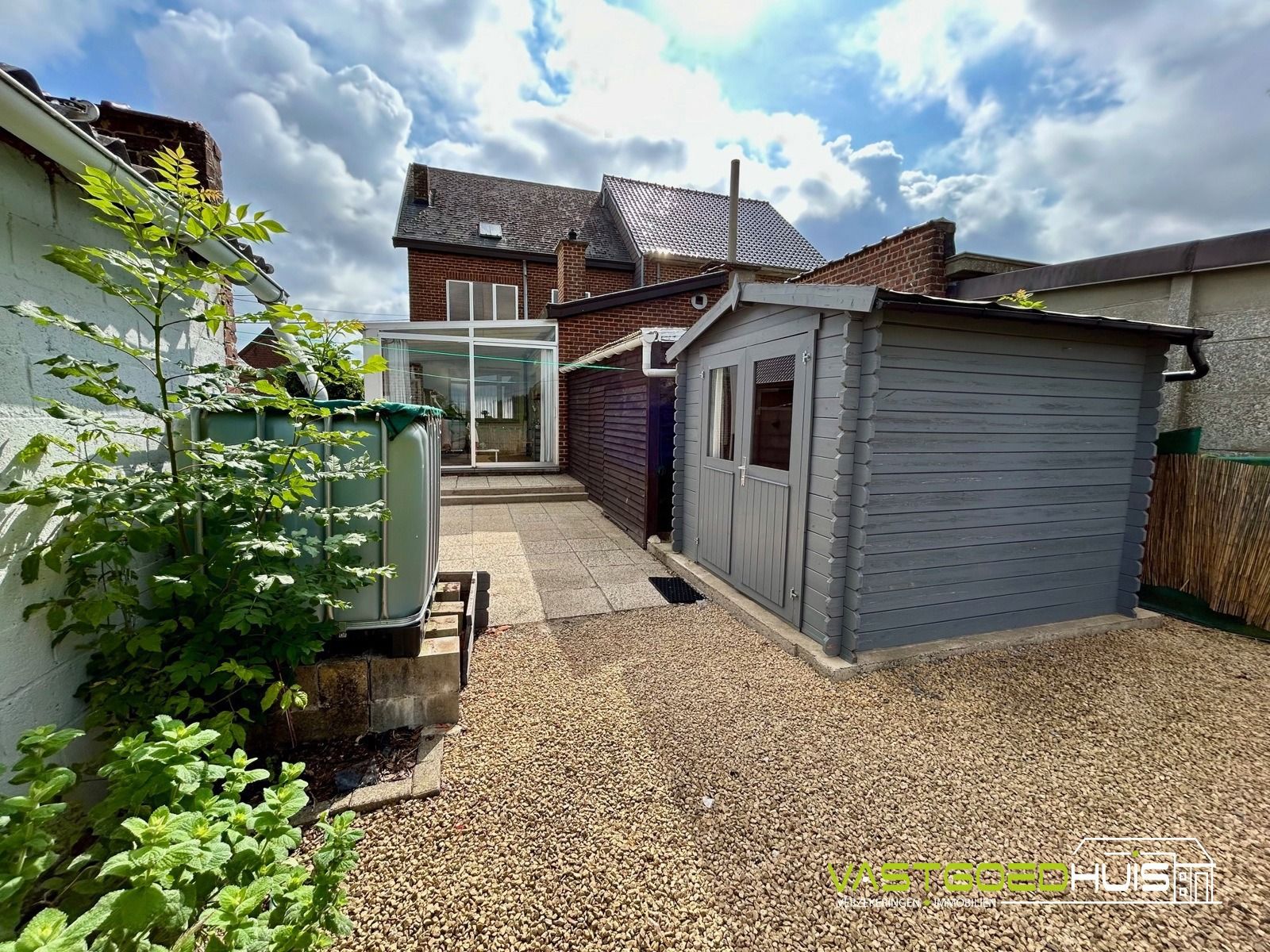 Karaktervolle, te renoveren 3-gevelwoning met tuin foto 21