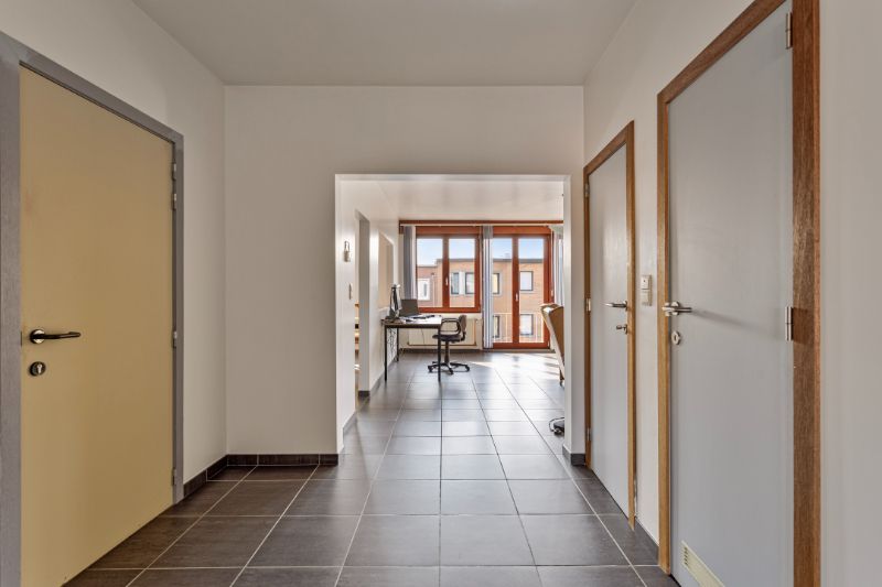 INSTAPKLAAR APPARTEMENT MET PRIVATE GARAGE IN EEN KLEINE RESIDENTIE foto 4