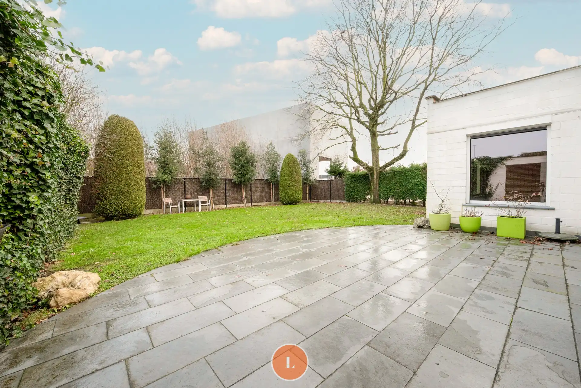 Statige villa met binnenzwembad, polyvalente ruimte en groene privacy foto 13