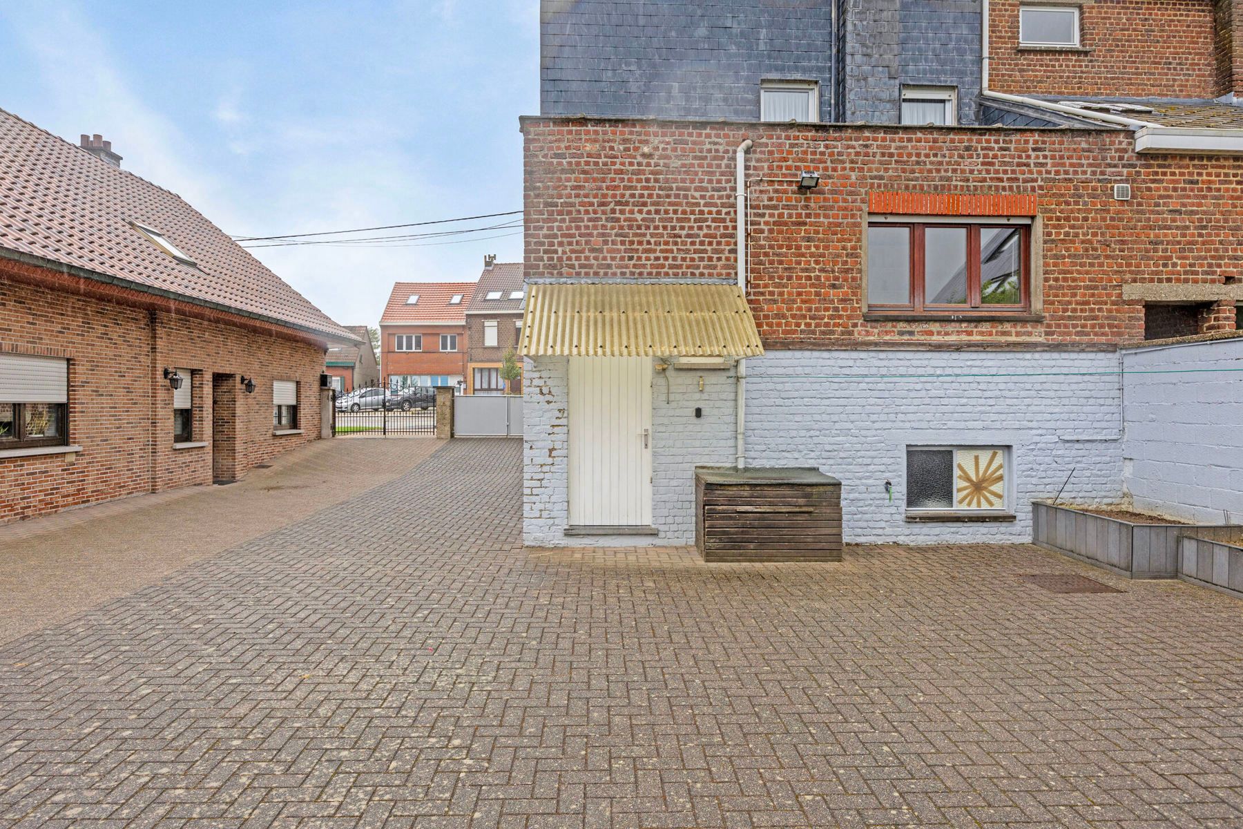 Solide 3-gevelwoning met prachtige tuin foto 25