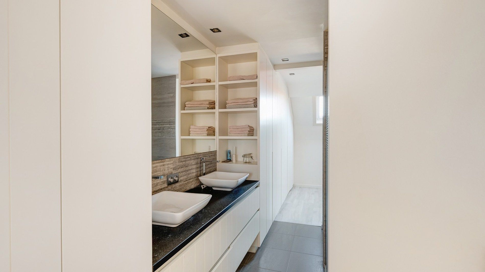 Knap huis mét parking te Heist-aan-Zee foto 24