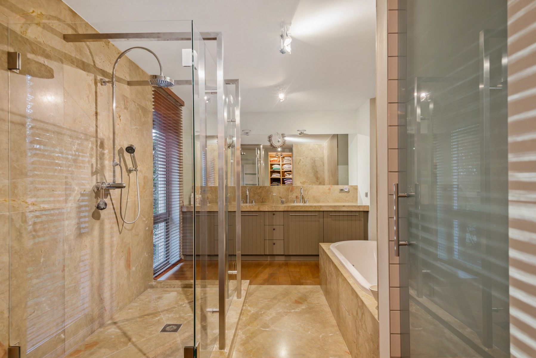 Exclusieve grond op uniek domein van 20.201 m² op een topligging foto 33