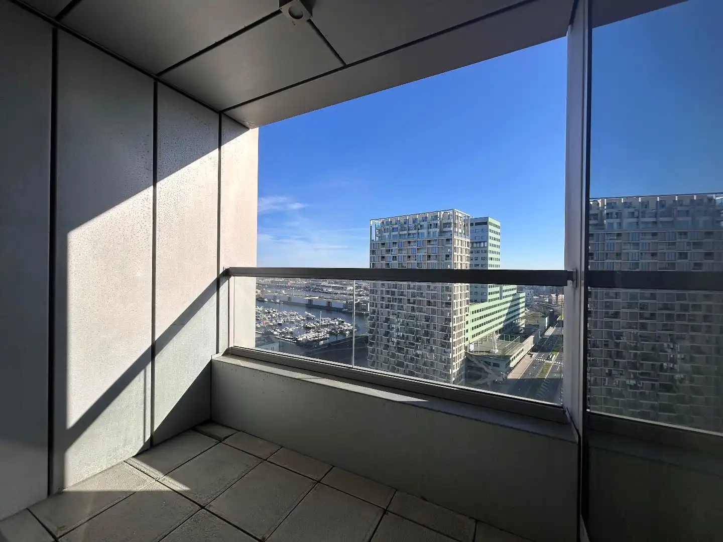 1 slpk appartement met terras op de 16de verdieping foto 13