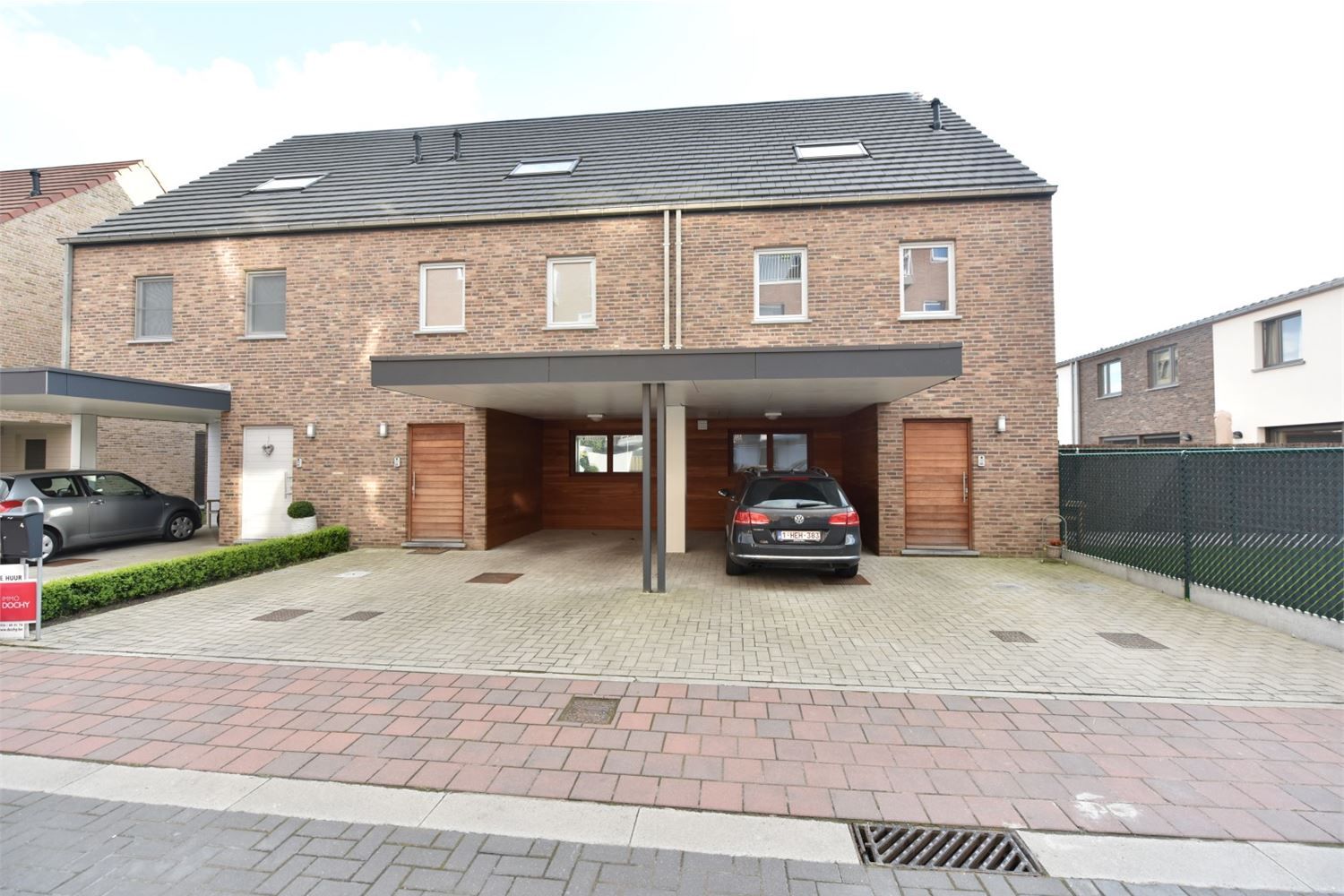 Goed gelegen recente woning nabij station | Marcel Couckestraat foto {{pictureIndex}}