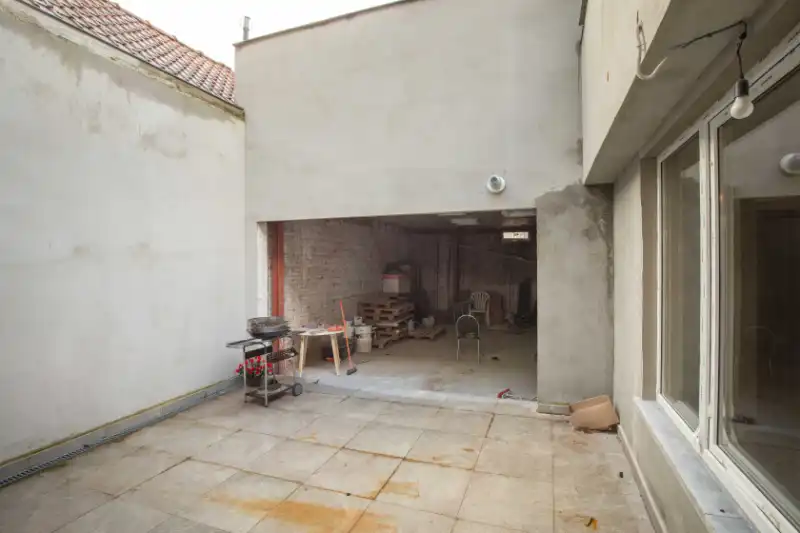Centrum Izegem - Gelijkvloer appartement met garage en hobbyruimte foto 10