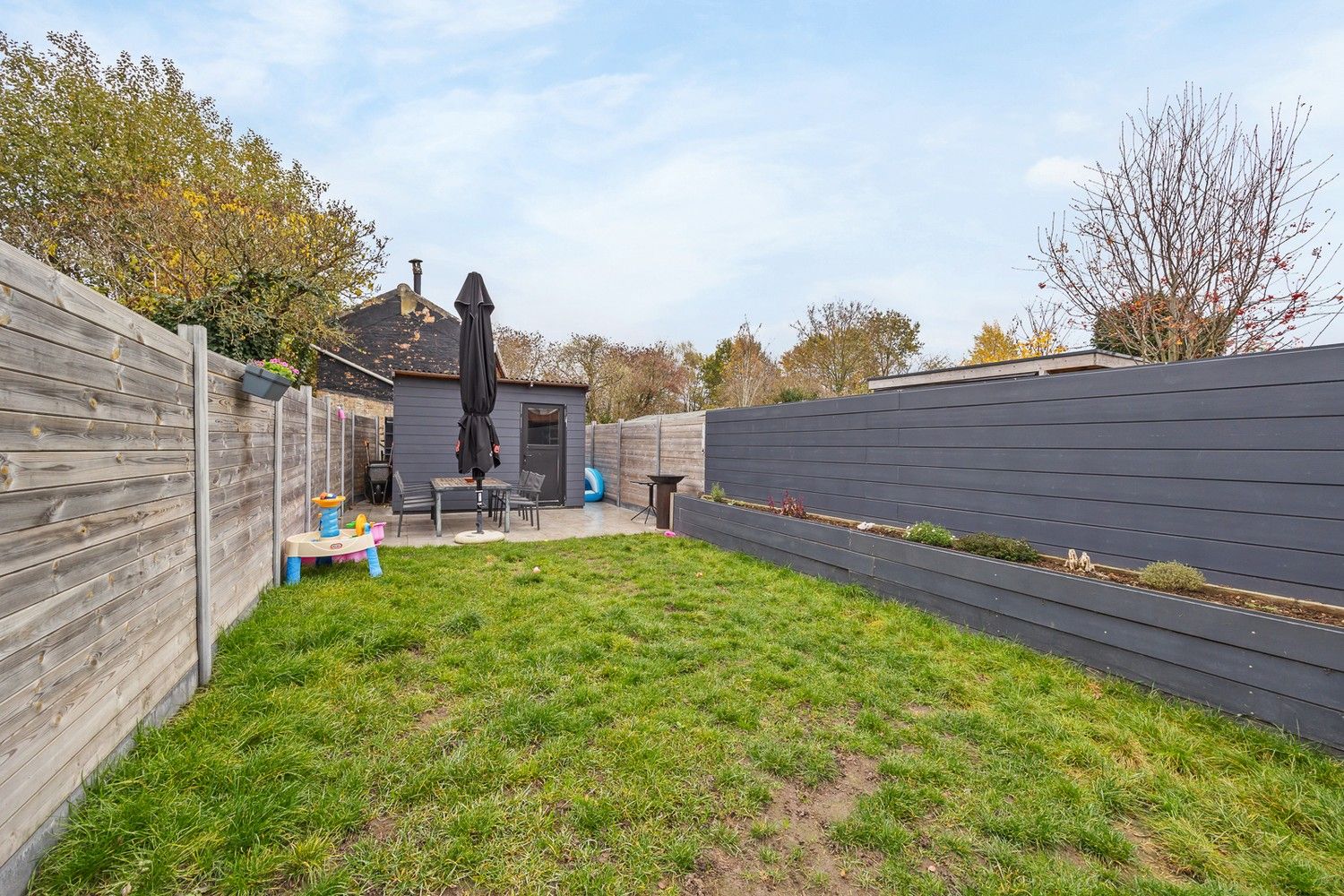Instapklare, volledig gerenoveerde woning met hoge plafonds en zonnige tuin (±100m²) in hartje Hemiksem foto 20