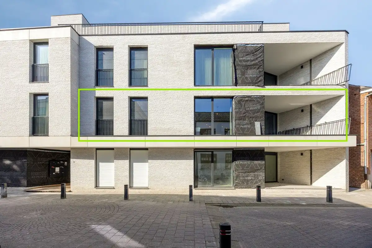 Zeer recent tweeslaapkamerappartement op een rustige ligging in hartje centrum. foto {{pictureIndex}}