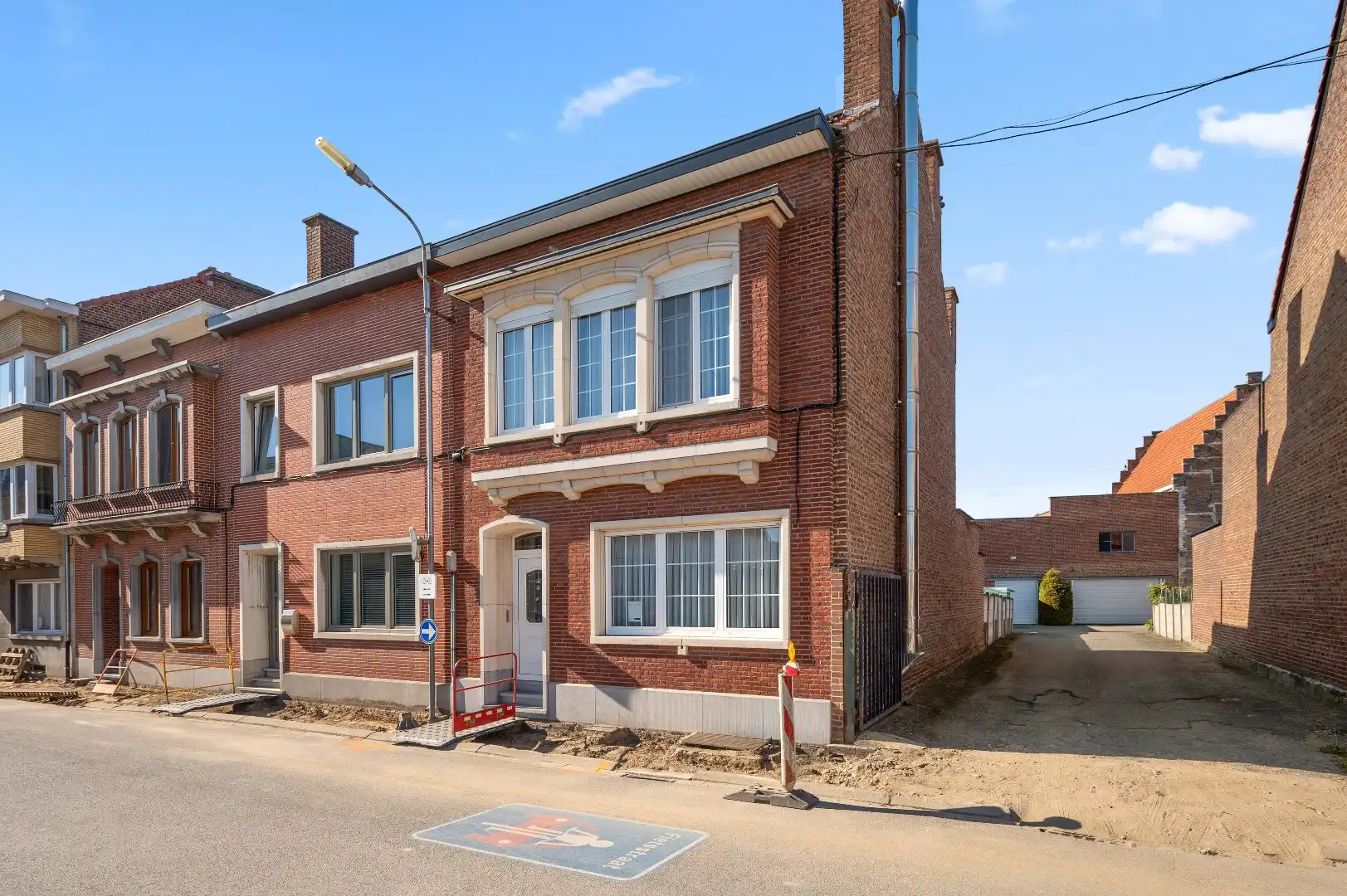 Licht te renoveren gezinswoning met tuin en 3 slaapkamers in Tienen foto 6