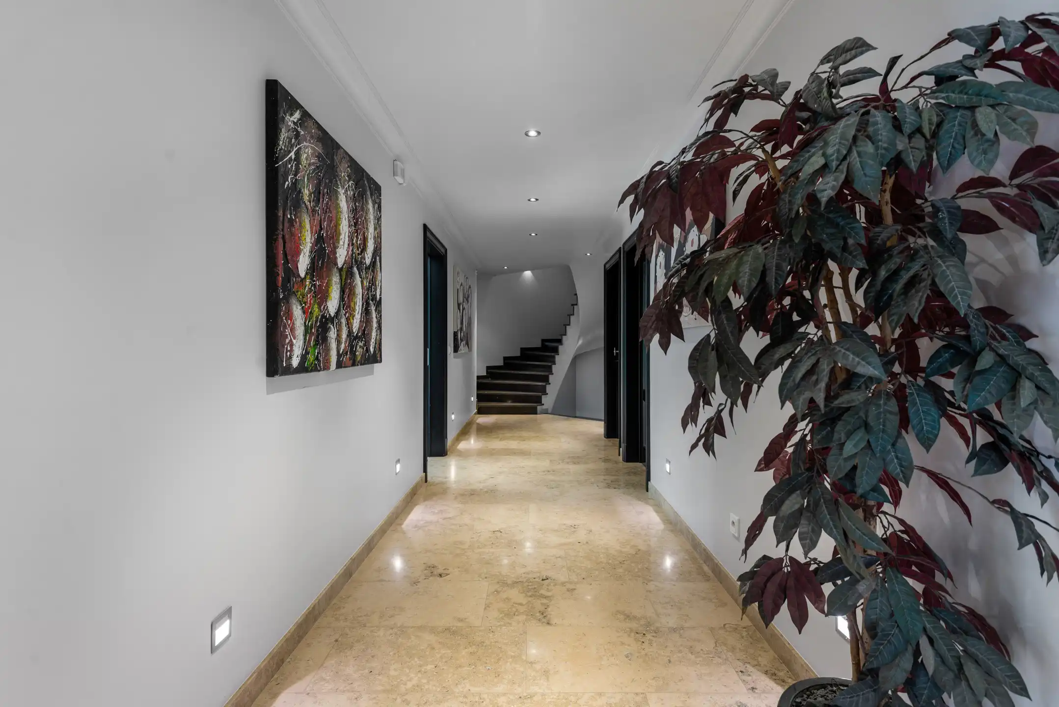 Exclusieve villa met zwembad op een perceel van 6.420 m² foto 22