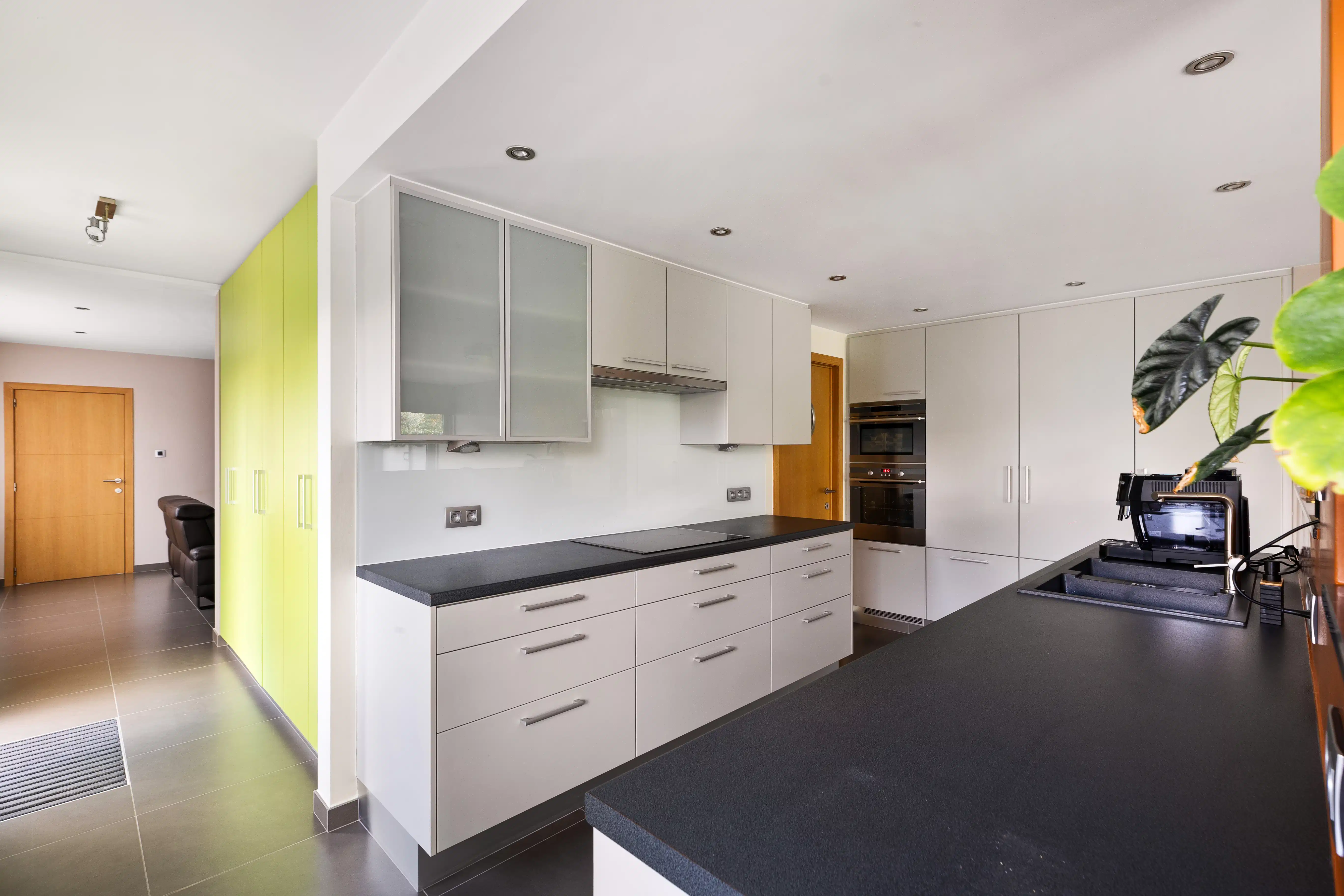 Instapklare, lichtrijke gezinswoning in centrum Zele foto 5