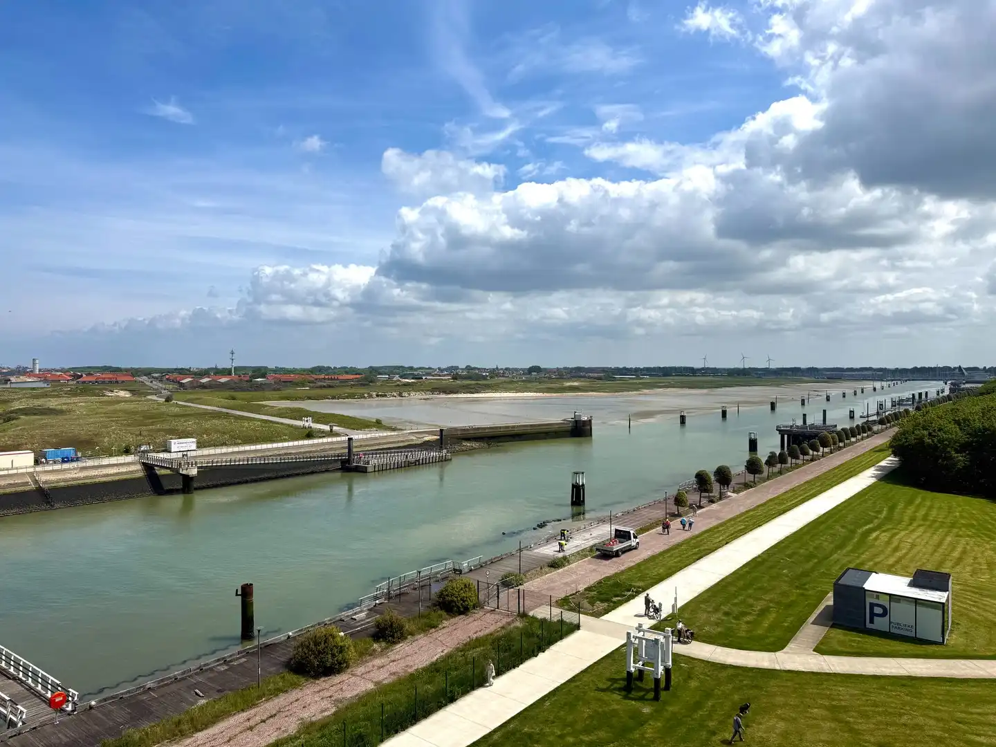 Appartement met adembenemend zicht op de Havengeul, het natuurreservaat en het Maritiem Park foto 2