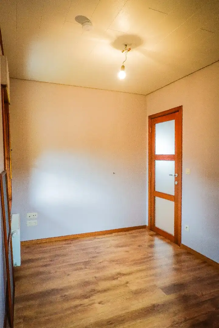 Charmante vrijstaande woning met 5 slaapkamers, ruime tuin en grote garage foto 19